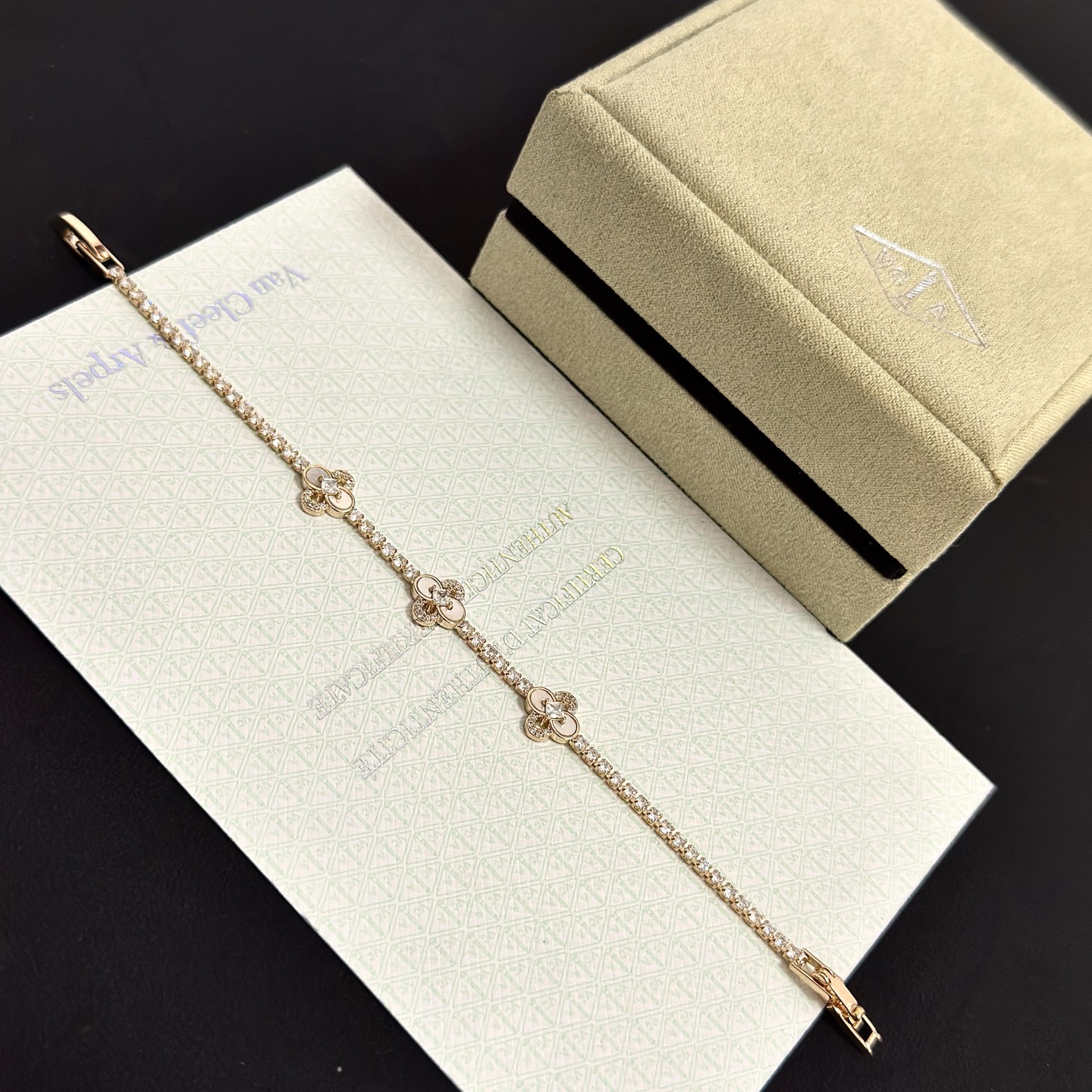 Van Cleef Arpels Alhambra bracelet Yellow gold with white mother-of-pearl and clear diamonds 17cm
