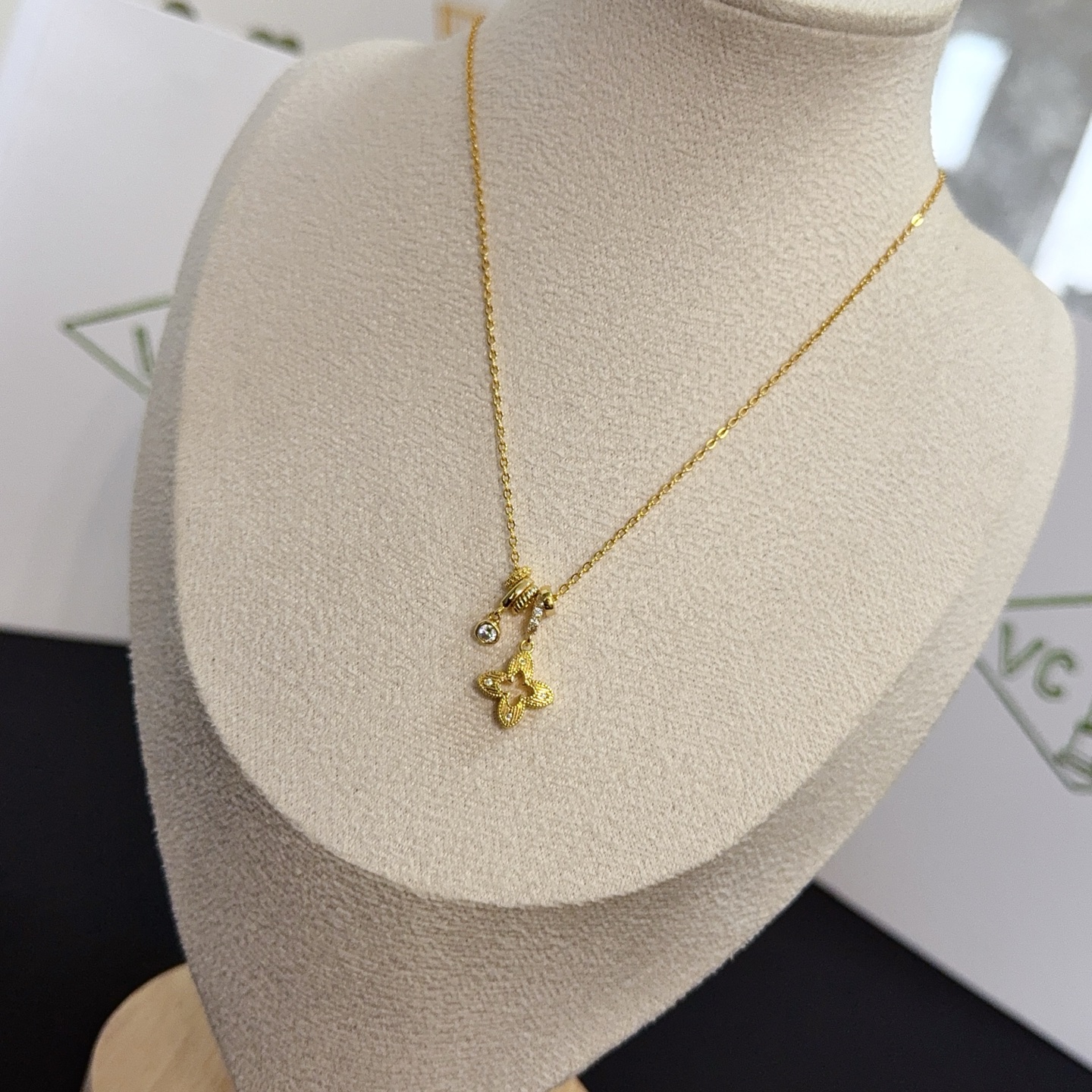 Van Cleef Arpels Alhambra necklace yellow gold clear diamond 42cm