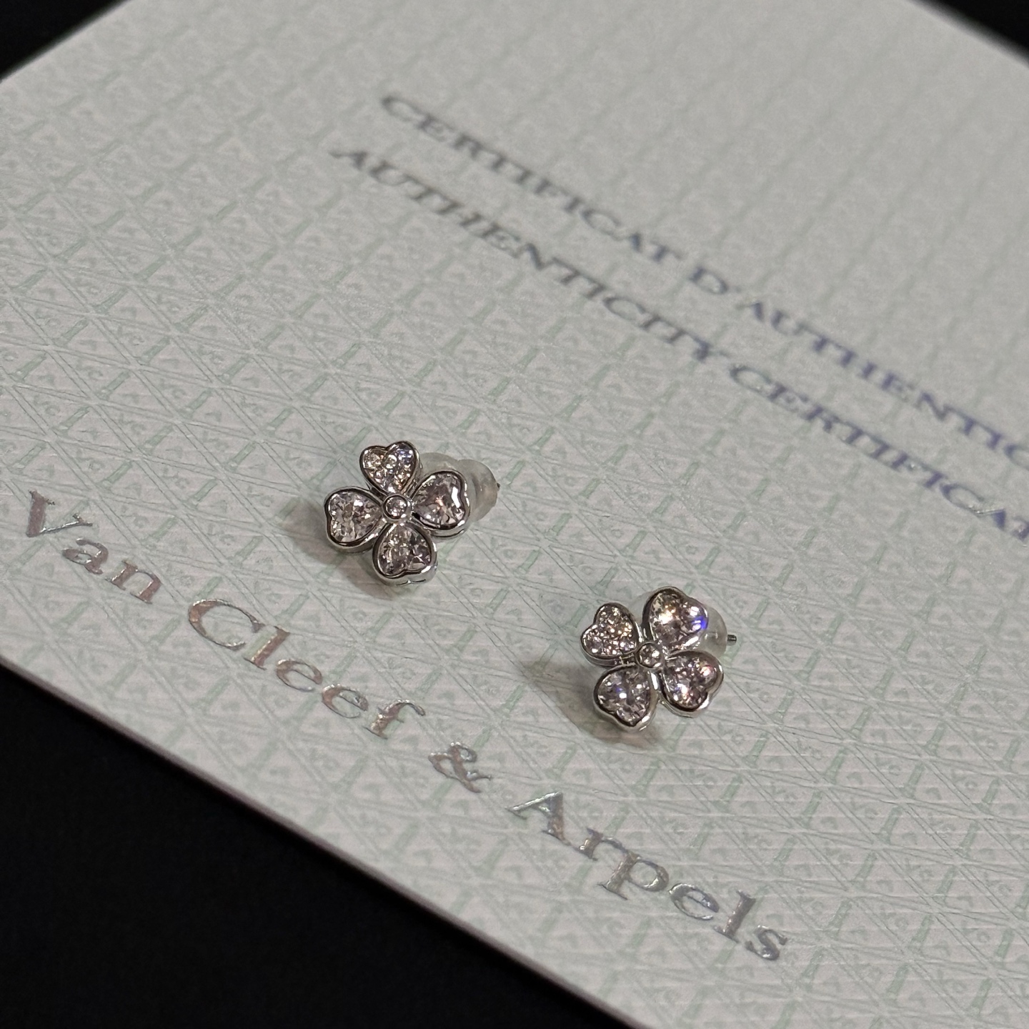 Van Cleef Arpels Frivole earrings white gold with clear diamonds 8mm stud diameter