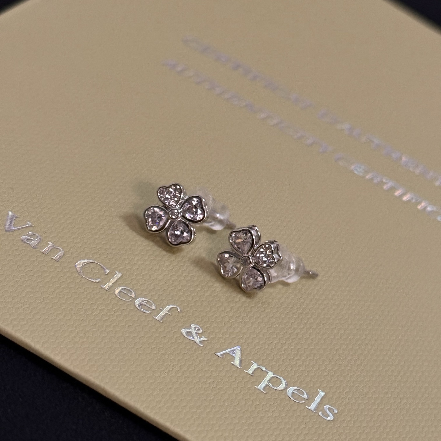 Van Cleef Arpels Frivole earrings white gold with clear diamonds 8mm stud diameter