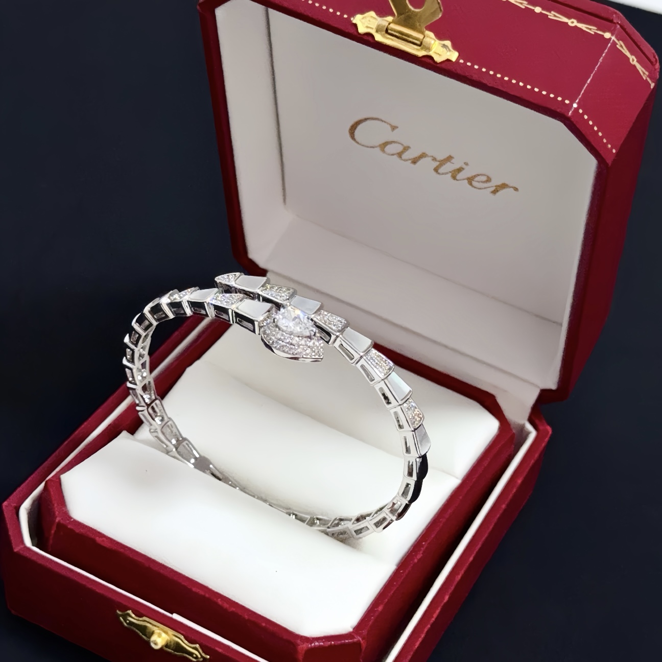 Bulgari Serpenti Viper bracelet 18k white gold white mother-of-pearl clear diamond 17cm
