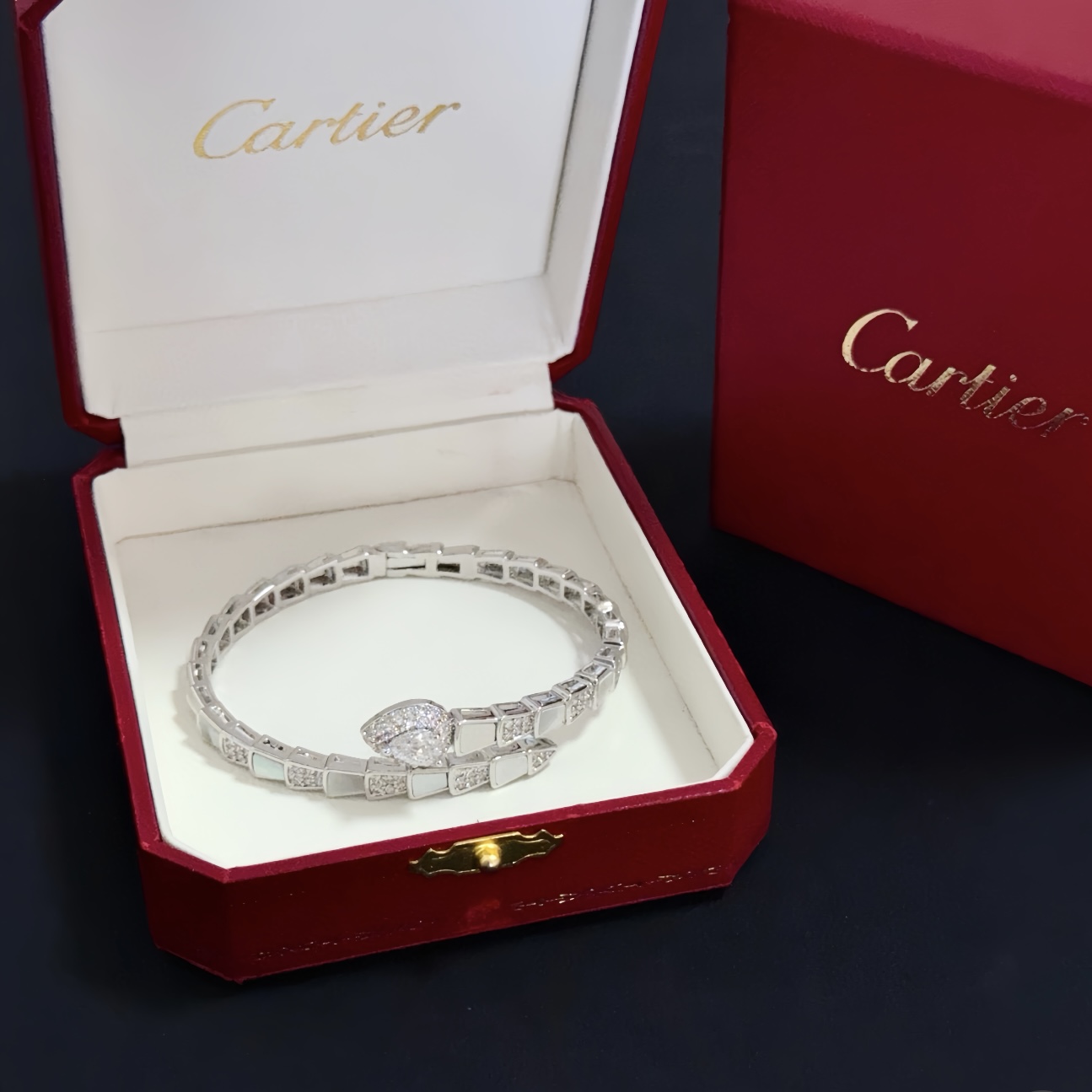 Bulgari Serpenti Viper bracelet 18k white gold white mother-of-pearl clear diamond 17cm