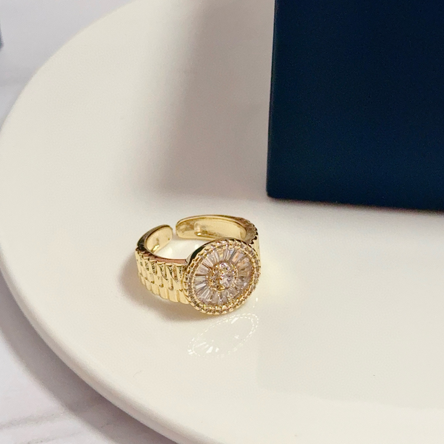 Piaget Sunlight Diamond Open Ring ring yellow gold metal with clear white diamonds adjustable open size