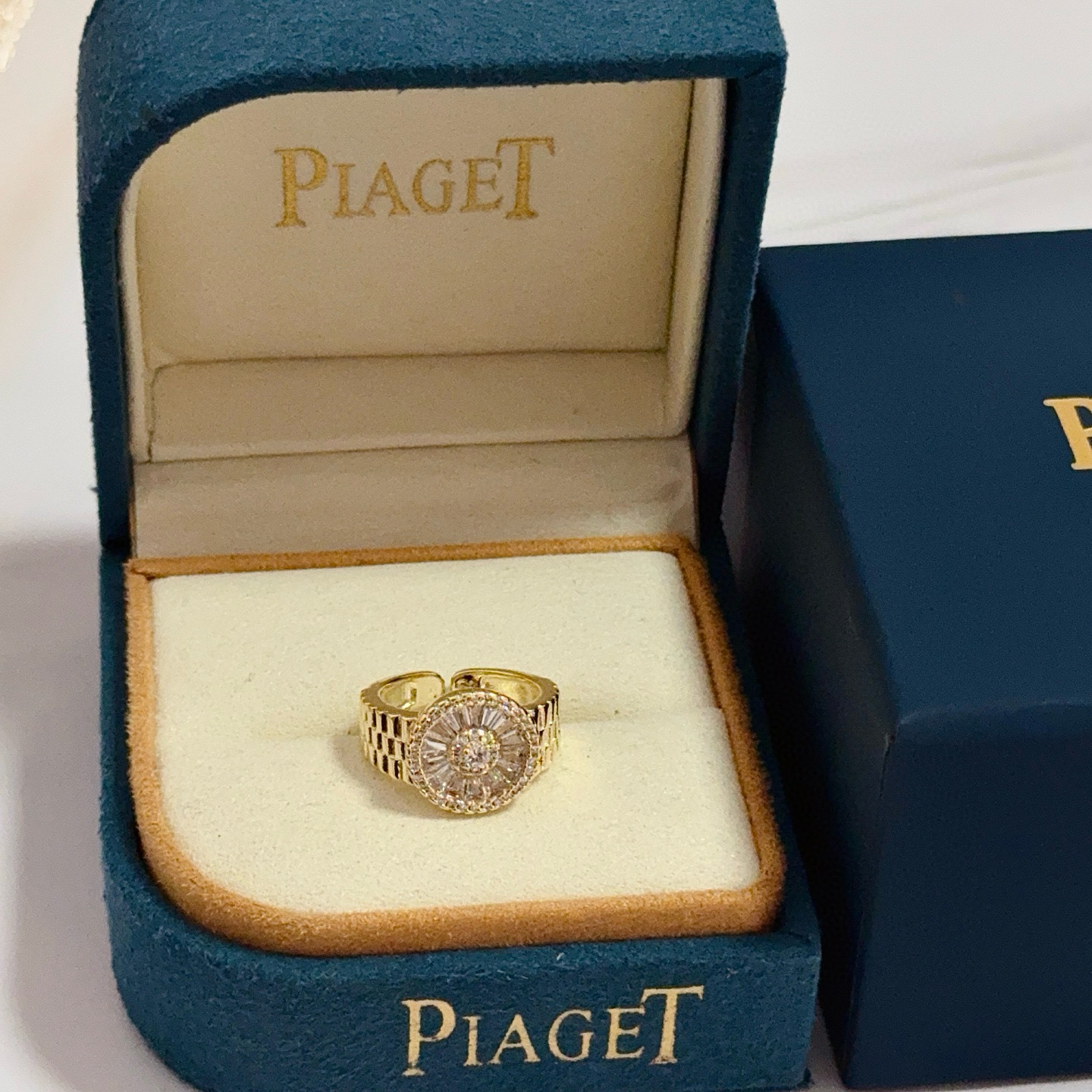 Piaget Sunlight Diamond Open Ring ring yellow gold metal with clear white diamonds adjustable open size