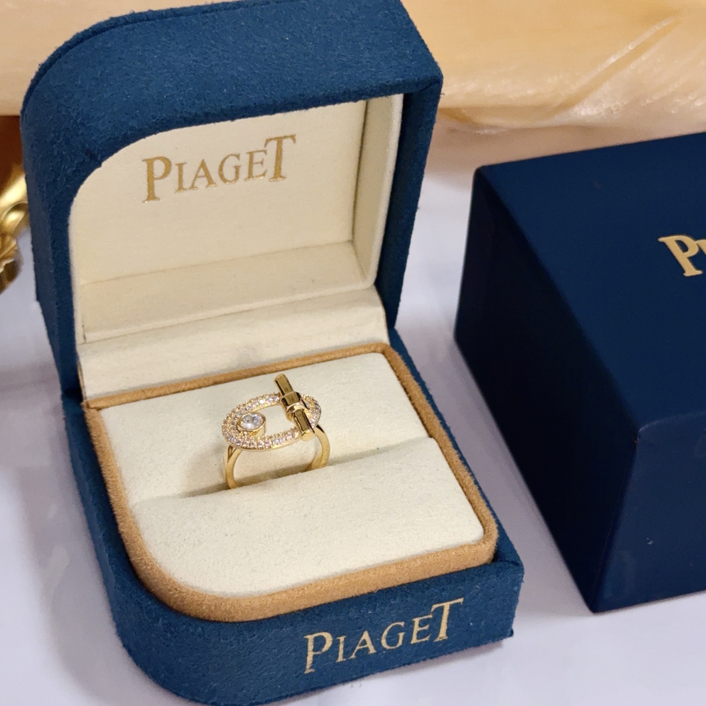 Piaget Possession ring yellow gold clear diamond EU 52