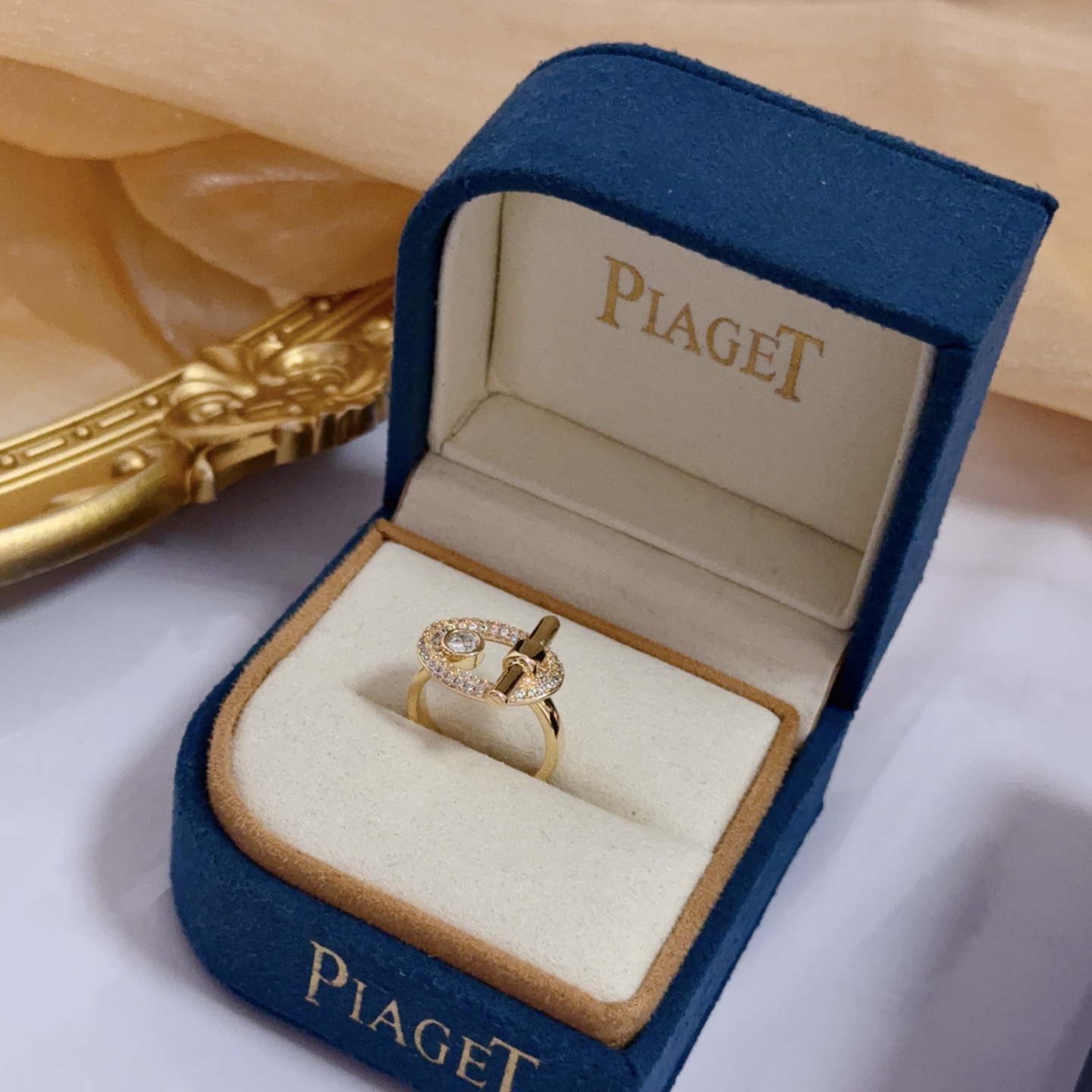 Piaget Possession ring yellow gold clear diamond EU 52