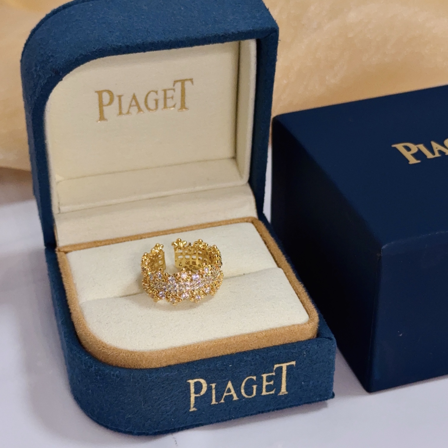 Piaget Sunlight Escape ring yellow gold with clear diamond accents adjustable open band