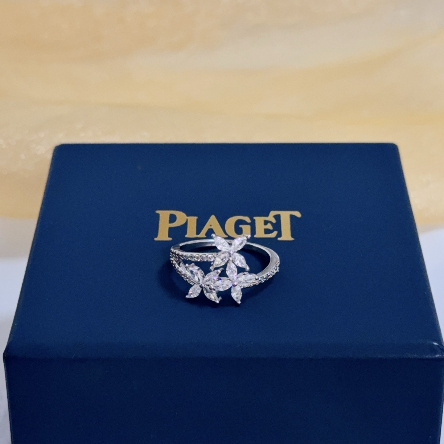 Piaget Rose ring 18k white gold with clear diamonds US 7