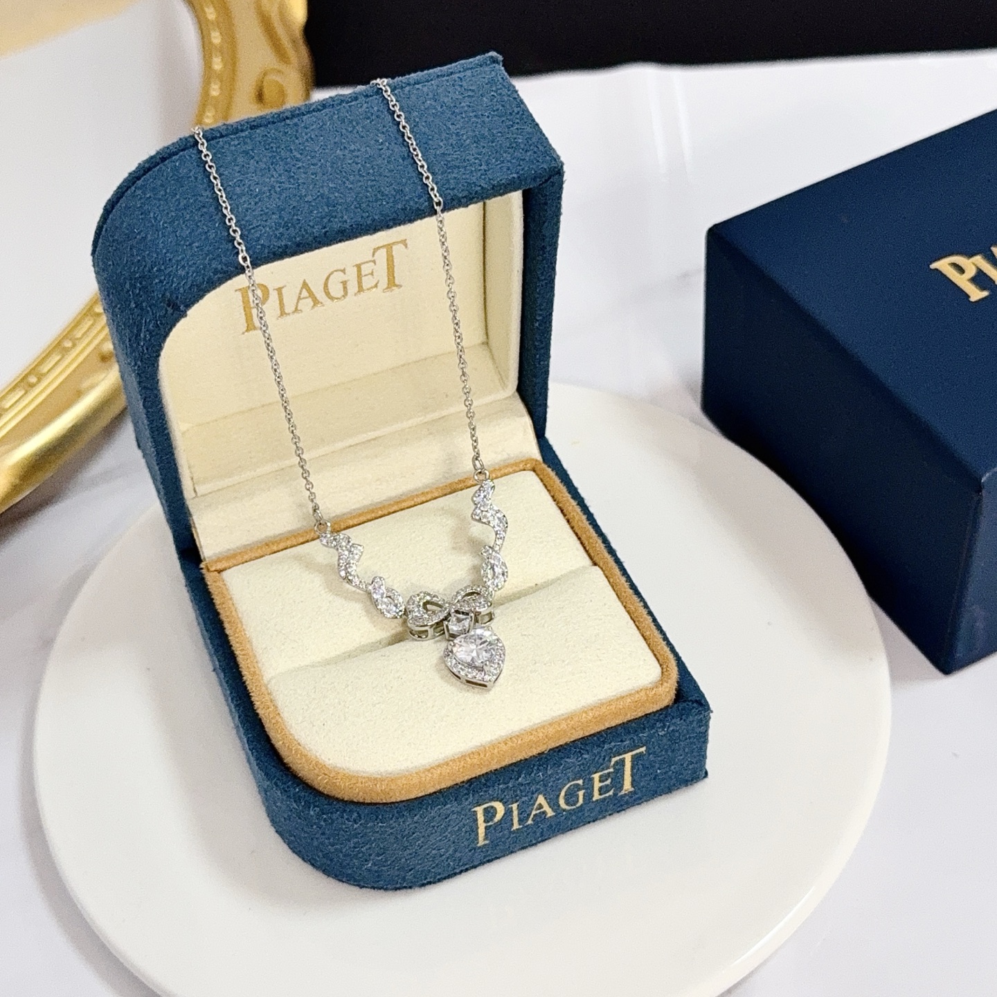 Piaget Heart Bow Diamond Pendant necklace Silver-toned white gold with clear diamond stones 45cm
