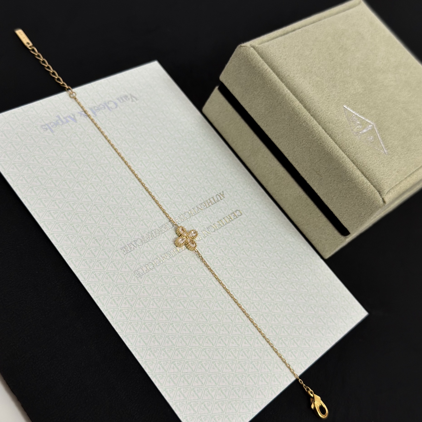 Van Cleef Arpels Alhambra bracelet yellow gold with clear diamond accents 17cm