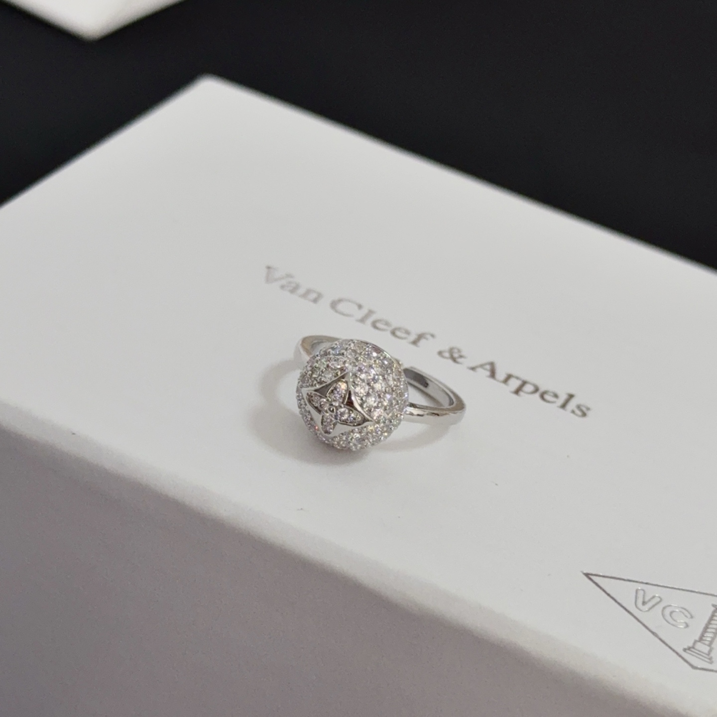Van Cleef Arpels Fleurette ring 18k white gold pave diamond EU 52