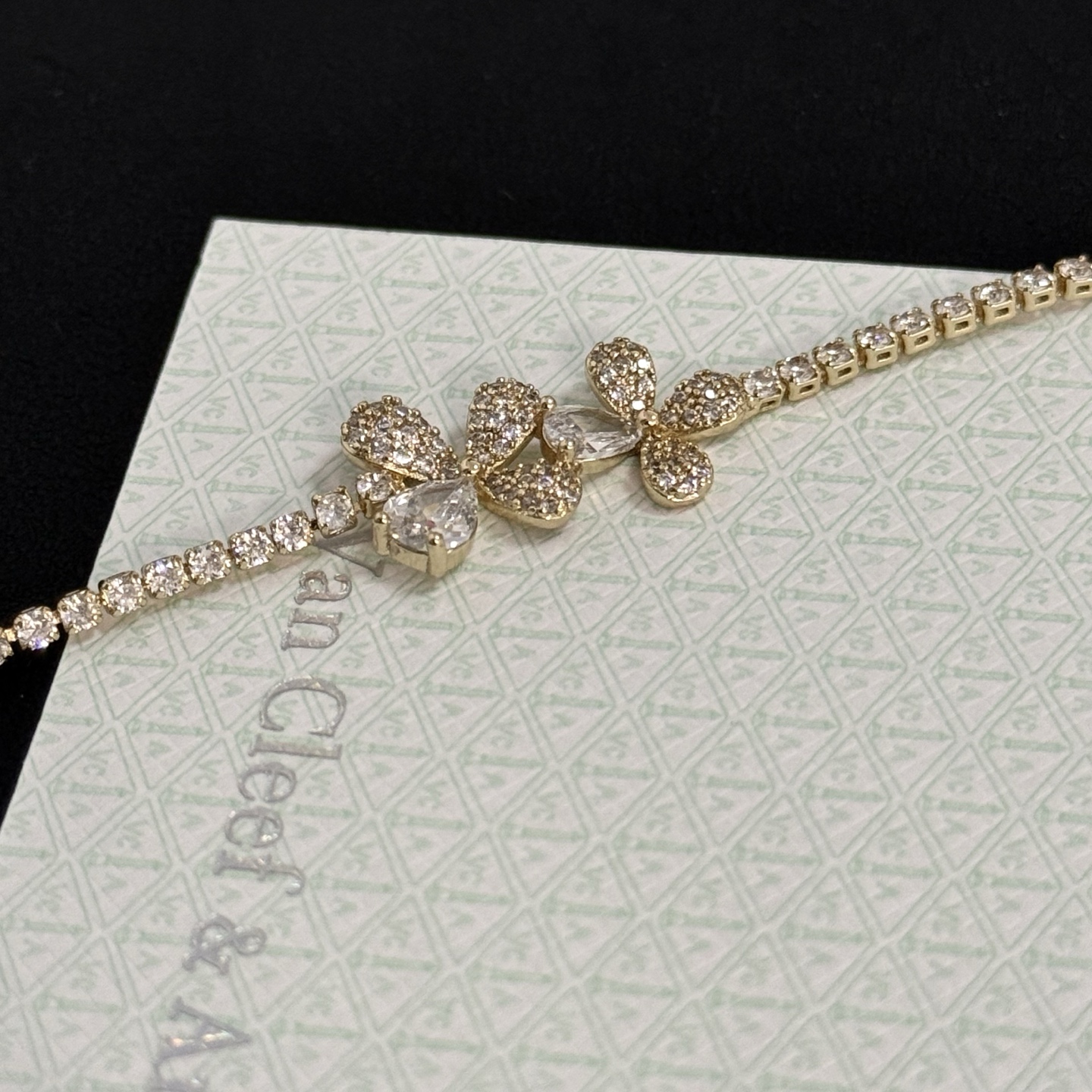 Van Cleef Arpels Frivole bracelet Yellow gold with clear diamonds 17cm