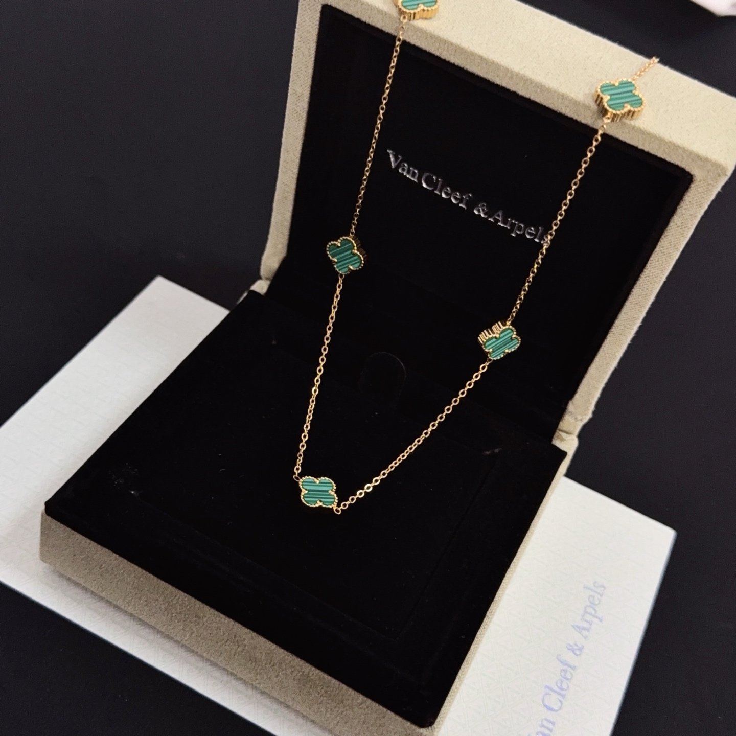 Van Cleef Arpels Alhambra necklace yellow gold green malachite 42cm