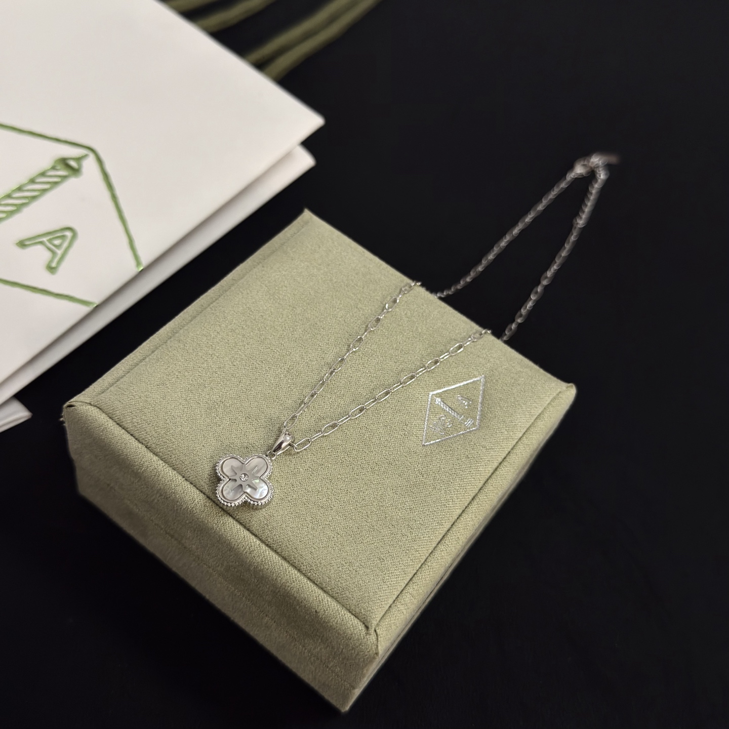 Van Cleef Arpels Alhambra necklace silver white gold white mother-of-pearl diamond 42cm