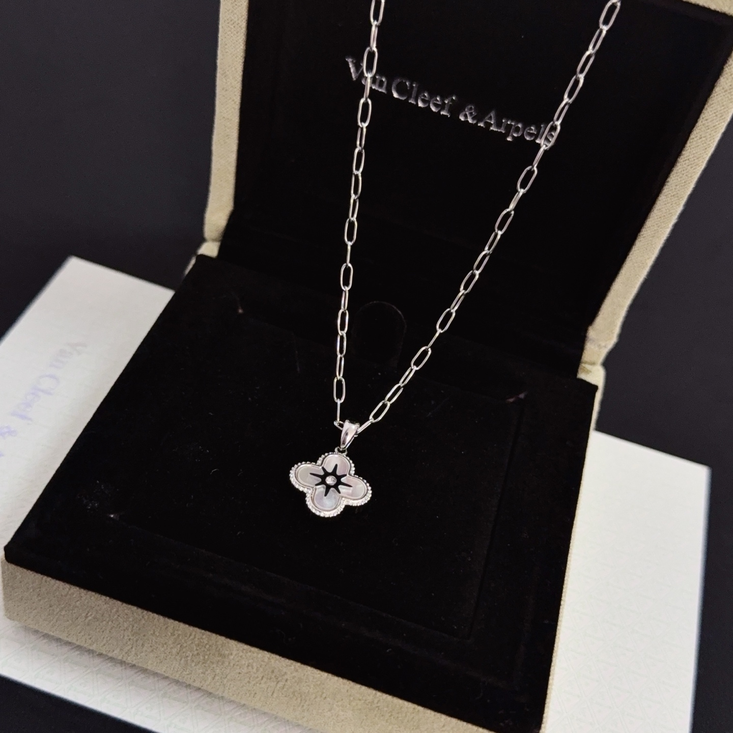 Van Cleef Arpels Alhambra necklace silver white gold white mother-of-pearl diamond 42cm