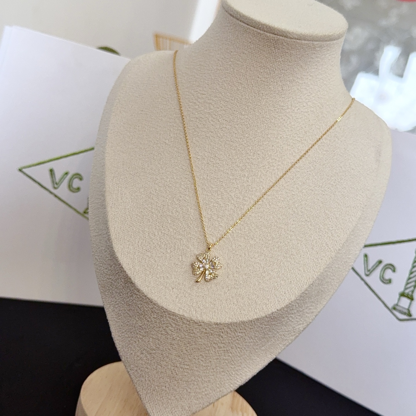 Van Cleef Arpels Frivole Clover Pendant Necklace necklace Yellow gold metal with clear diamond accents 42cm with 5cm extender chain