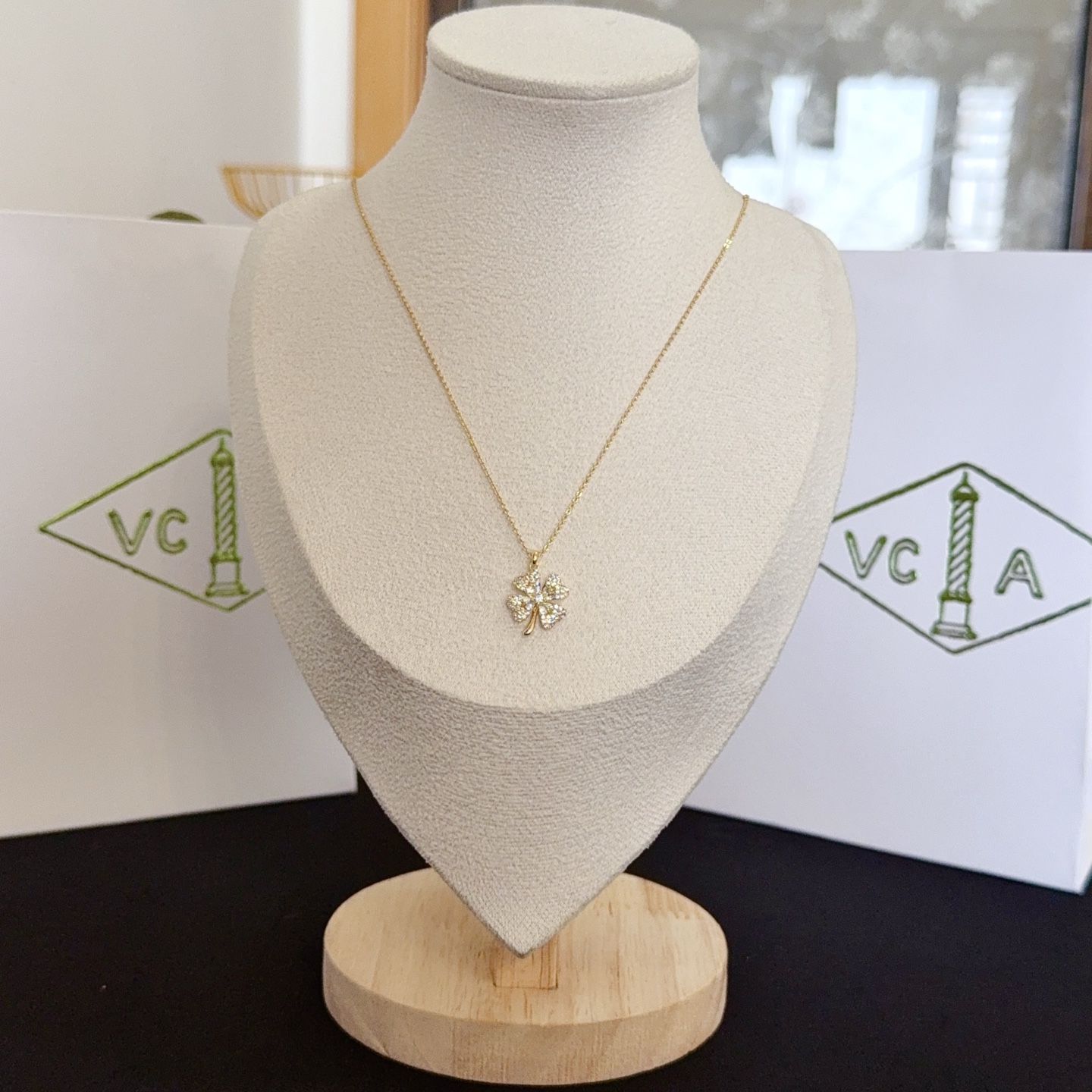 Van Cleef Arpels Frivole Clover Pendant Necklace necklace Yellow gold metal with clear diamond accents 42cm with 5cm extender chain