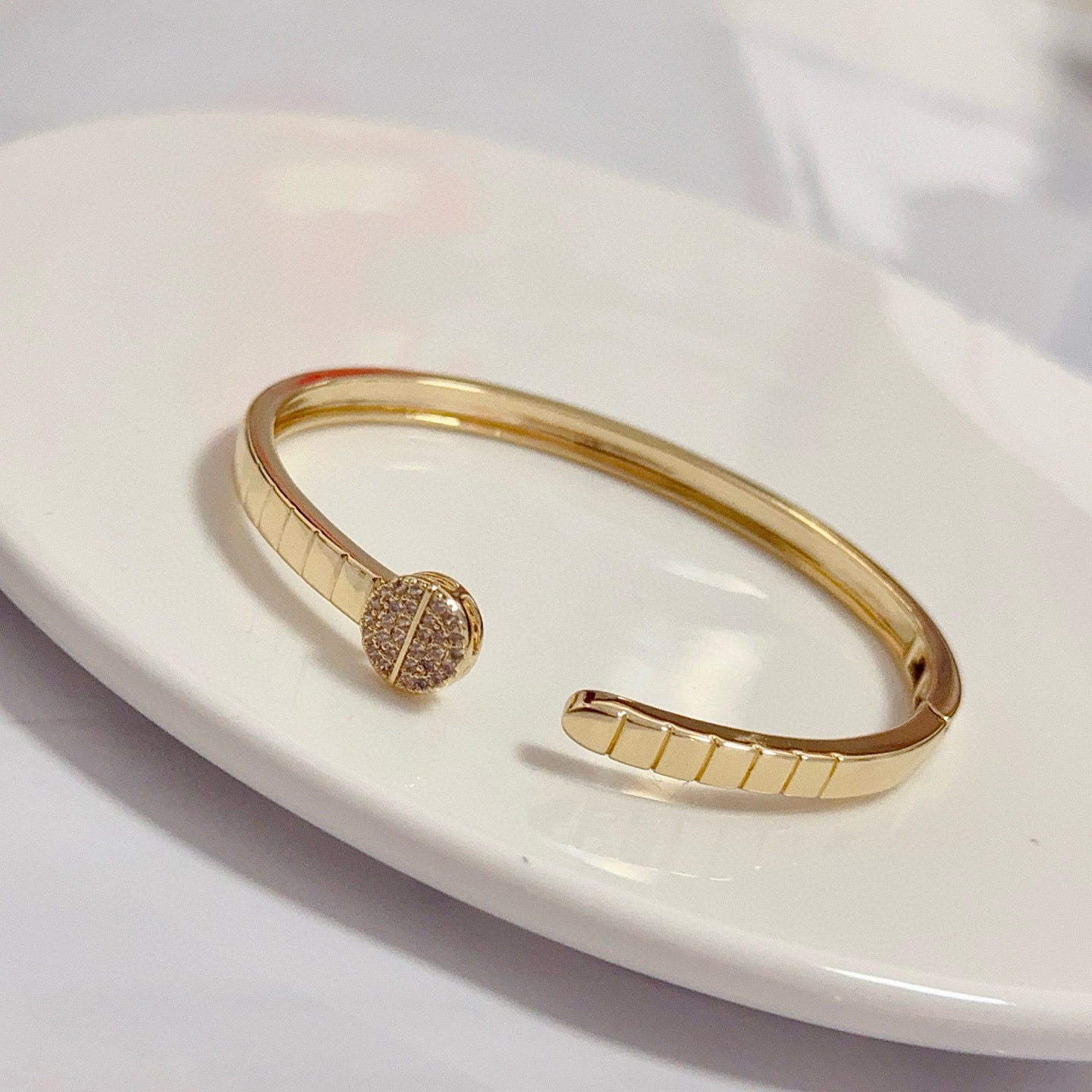 Piaget Possession bracelet 18k yellow gold with pave set clear diamonds 17cm