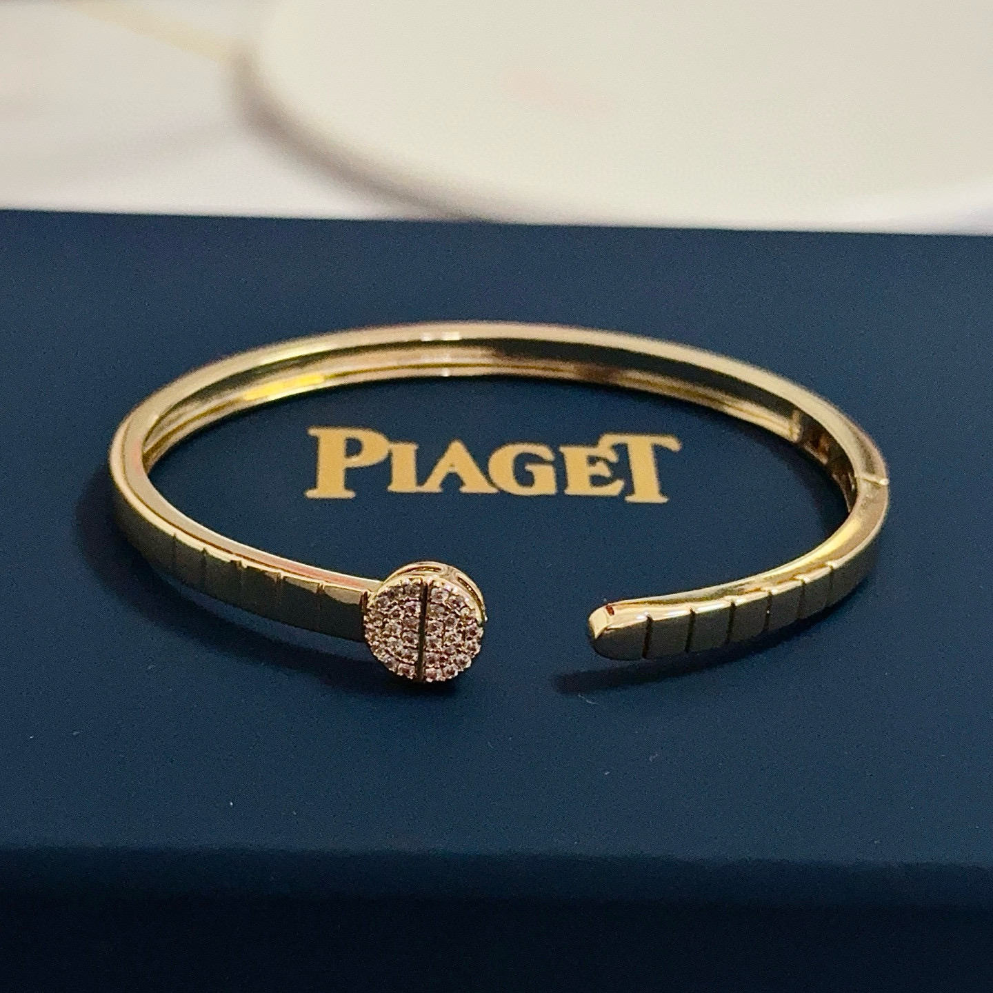 Piaget Possession bracelet 18k yellow gold with pave set clear diamonds 17cm