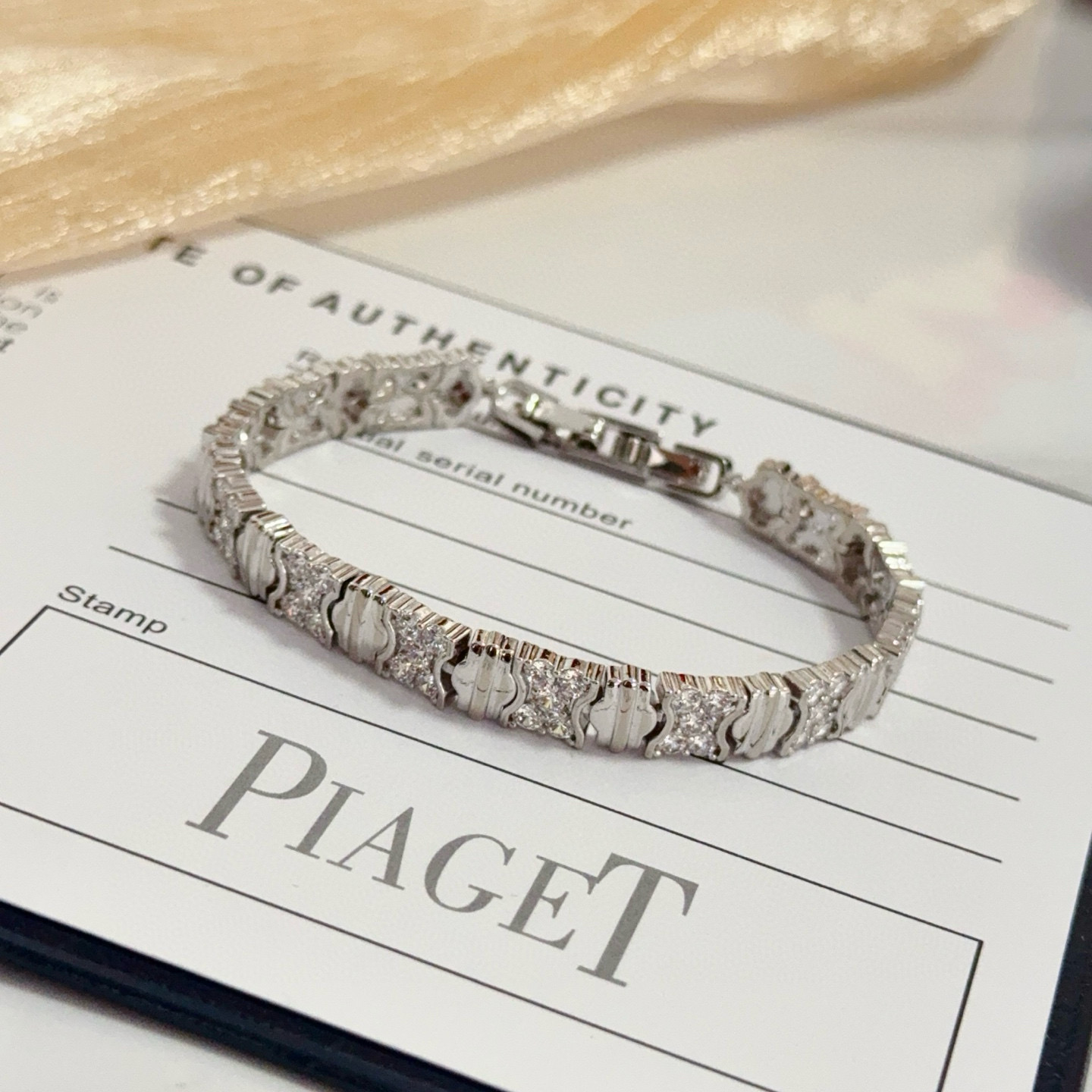 Piaget Precious Lace bracelet 18k white gold with clear diamonds 17cm