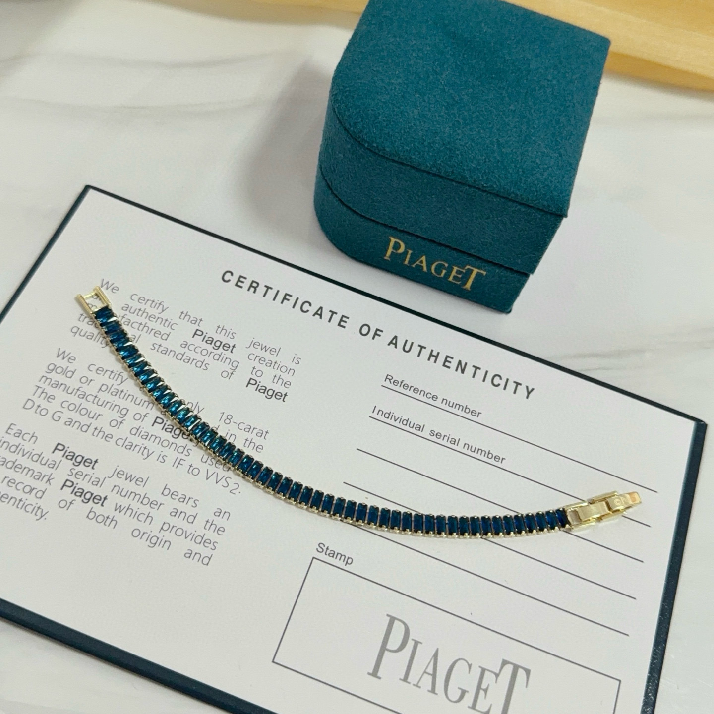 Piaget Tennis Line Bracelet bracelet Yellow gold with deep blue baguette-cut gemstones 18cm