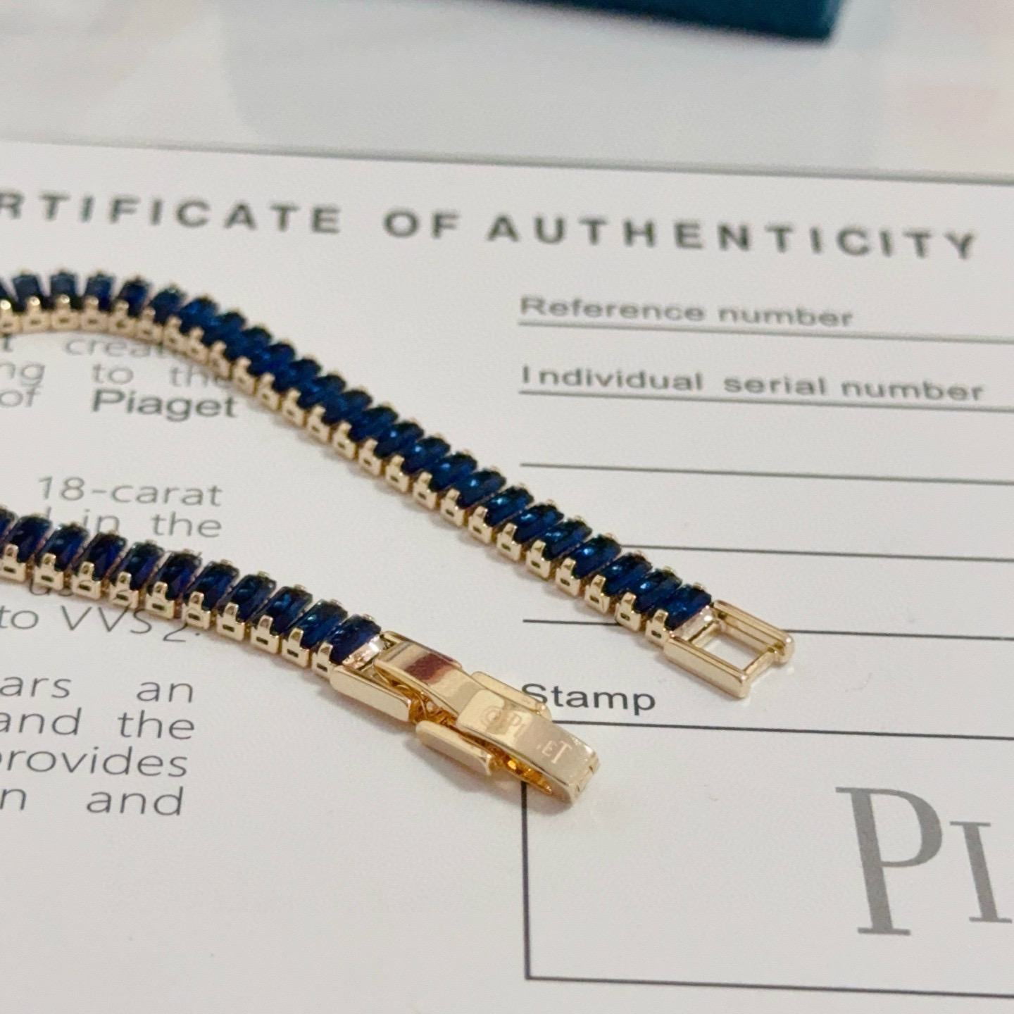 Piaget Tennis Line Bracelet bracelet Yellow gold with deep blue baguette-cut gemstones 18cm