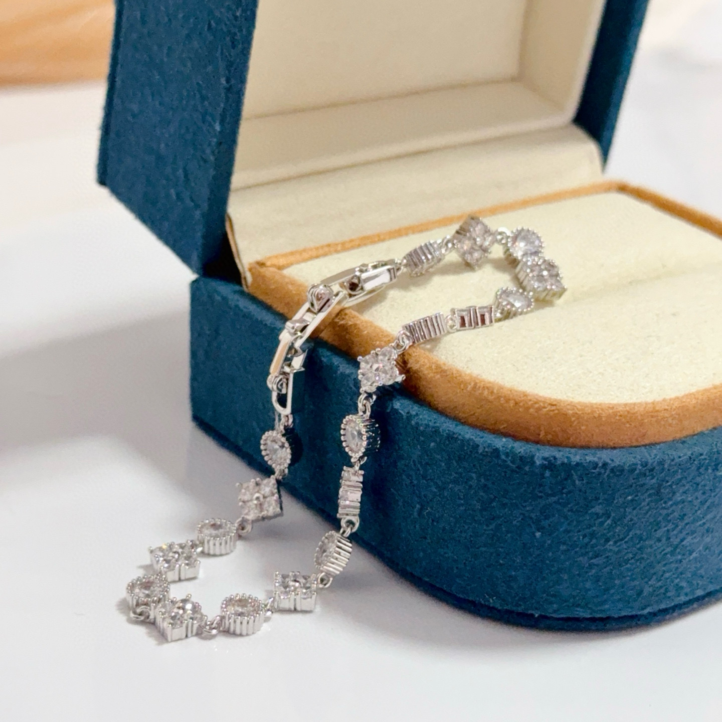 Piaget Rose bracelet Silver-toned white gold with clear diamond simulants 18cm