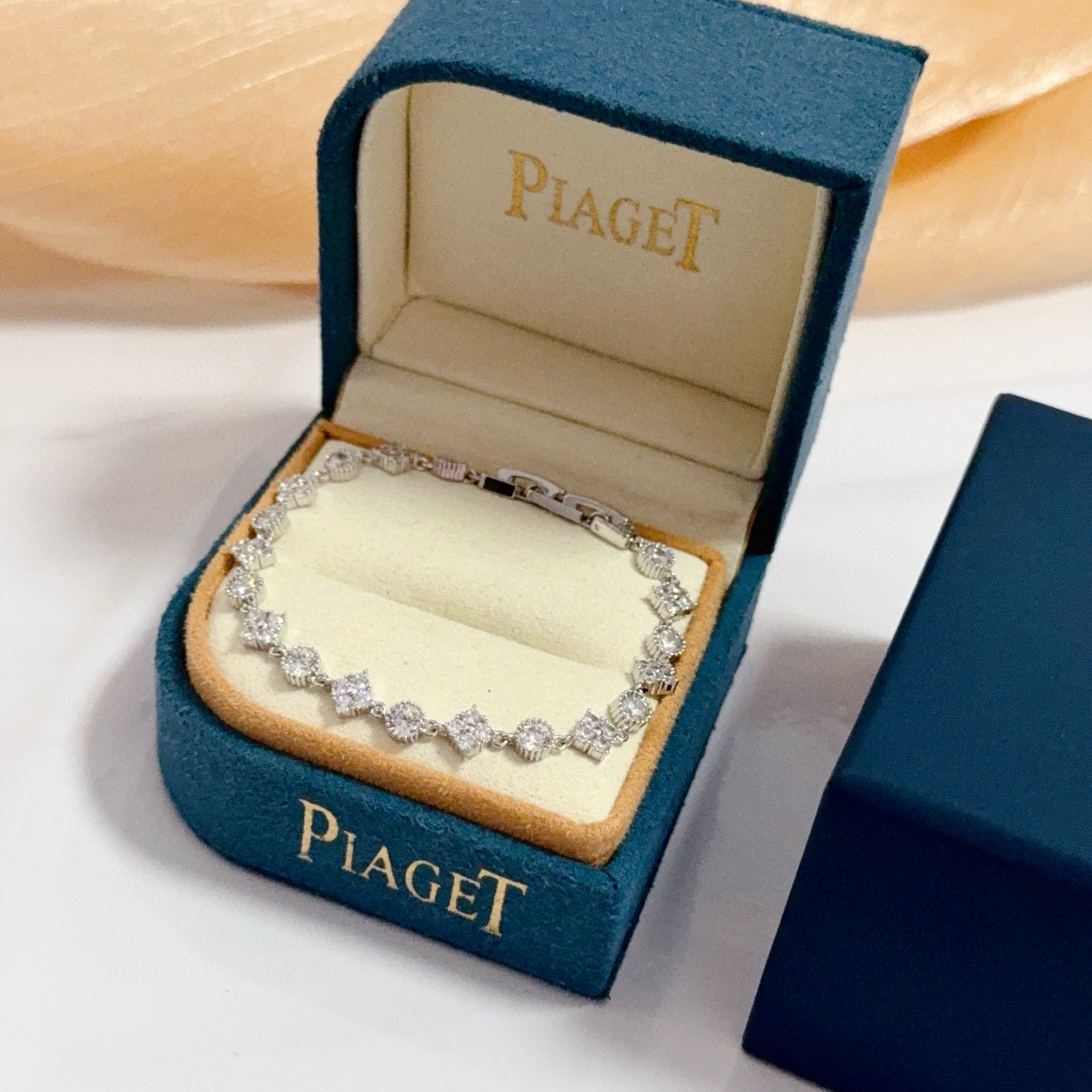 Piaget Rose bracelet Silver-toned white gold with clear diamond simulants 18cm