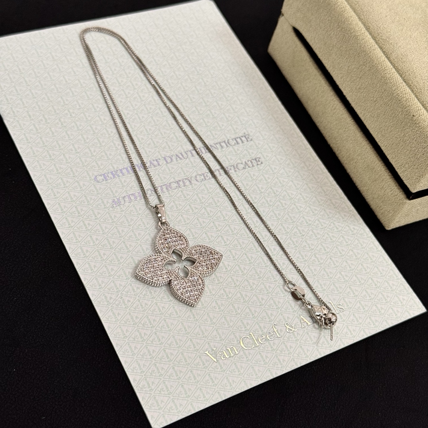 Van Cleef Arpels Alhambra necklace silver-toned white gold metal with pave-set white diamonds 42cm
