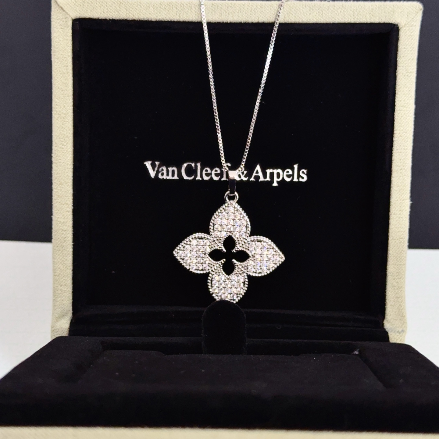Van Cleef Arpels Alhambra necklace silver-toned white gold metal with pave-set white diamonds 42cm