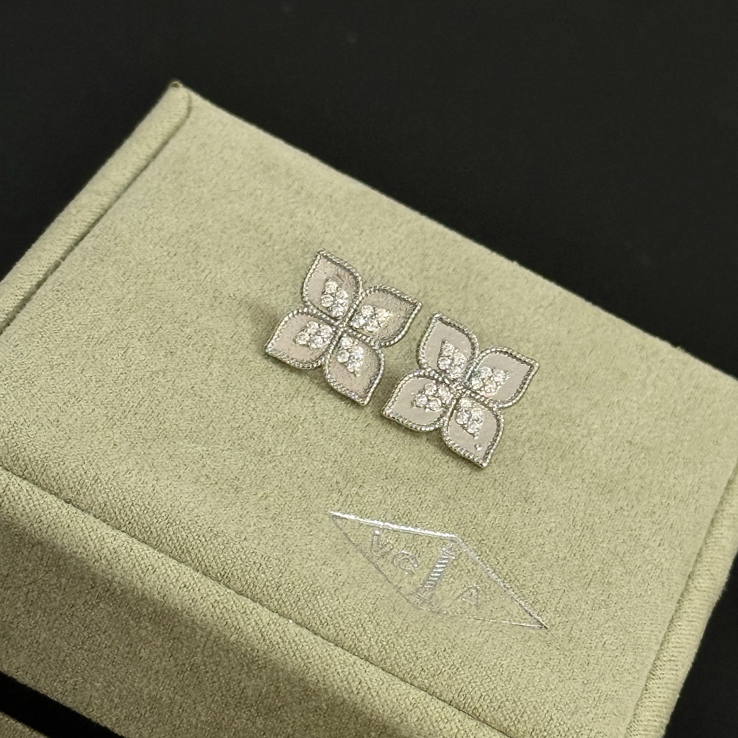 Van Cleef Arpels Alhambra earrings white gold diamond 10mm