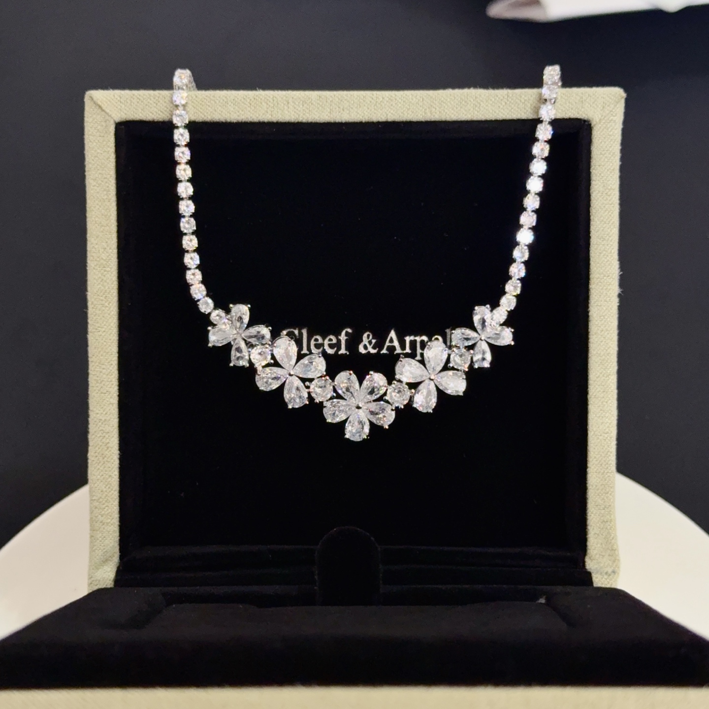 Van Cleef Arpels Frivole necklace silver-toned white gold with clear diamond accents 42cm