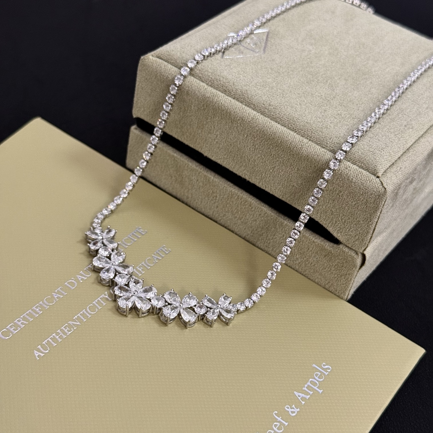 Van Cleef Arpels Frivole necklace silver-toned white gold with clear diamond accents 42cm