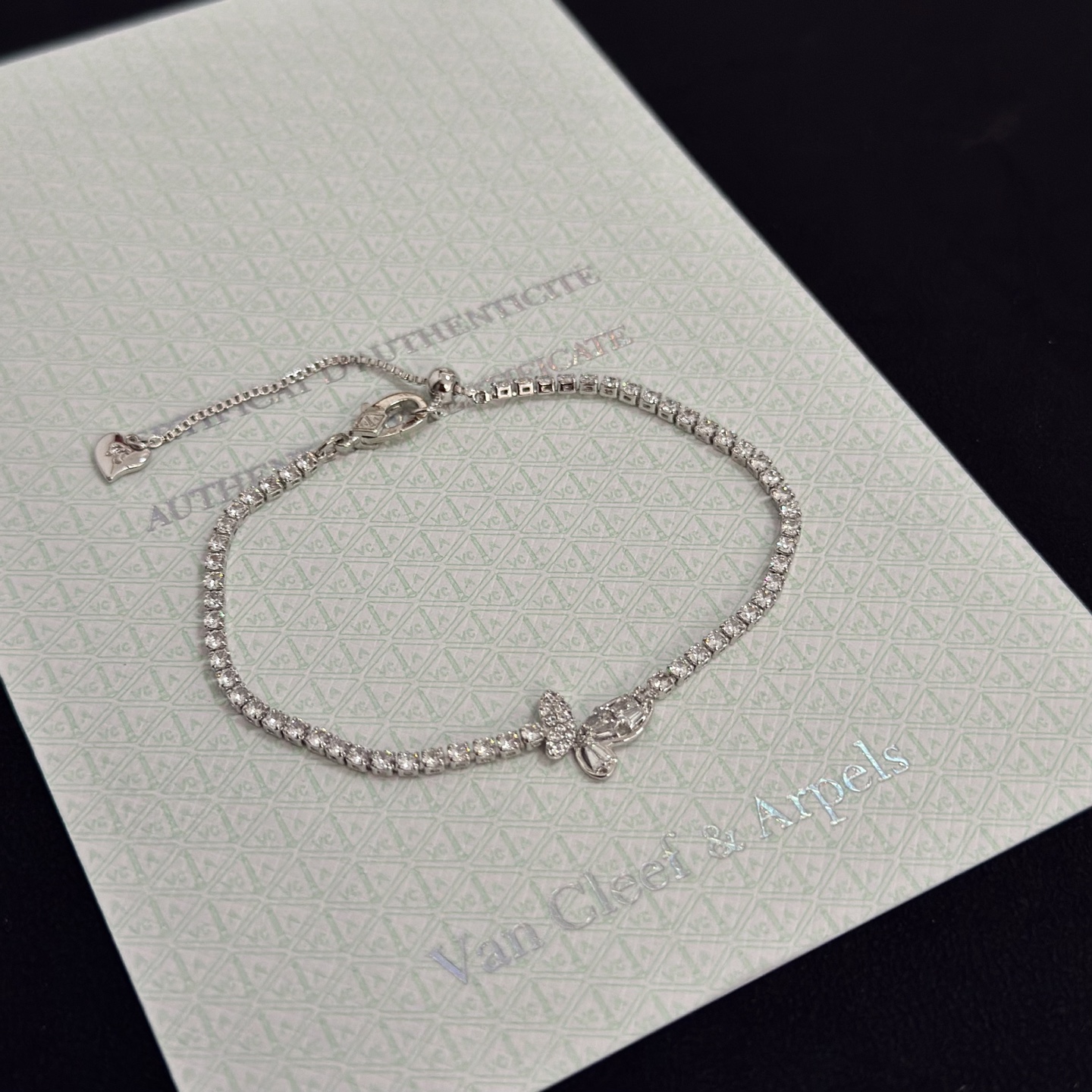 Bracciale Van Cleef Arpels Quadrifoglio Metallo color argento con intarsi di diamanti trasparenti 17 cm