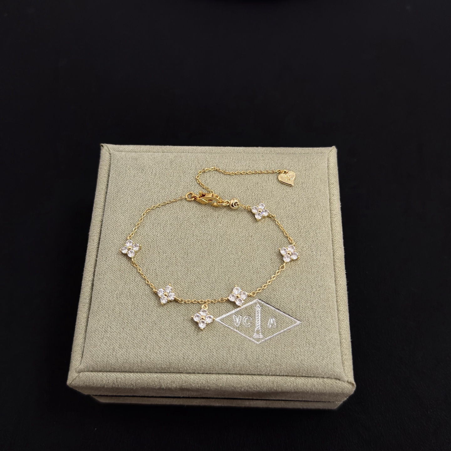 Van Cleef Arpels Alhambra bracelet yellow gold clear diamond 17cm