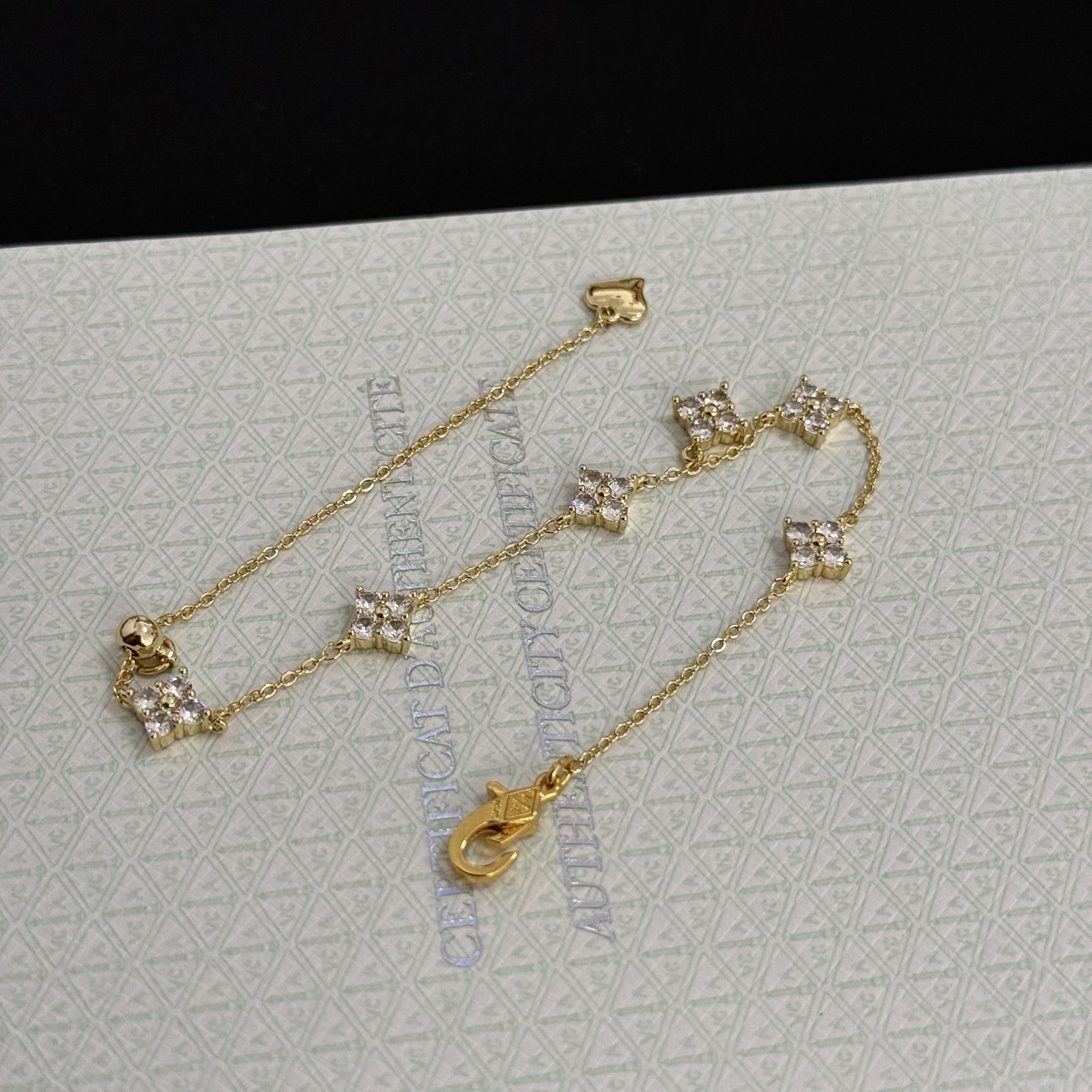 Van Cleef Arpels Alhambra bracelet yellow gold clear diamond 17cm