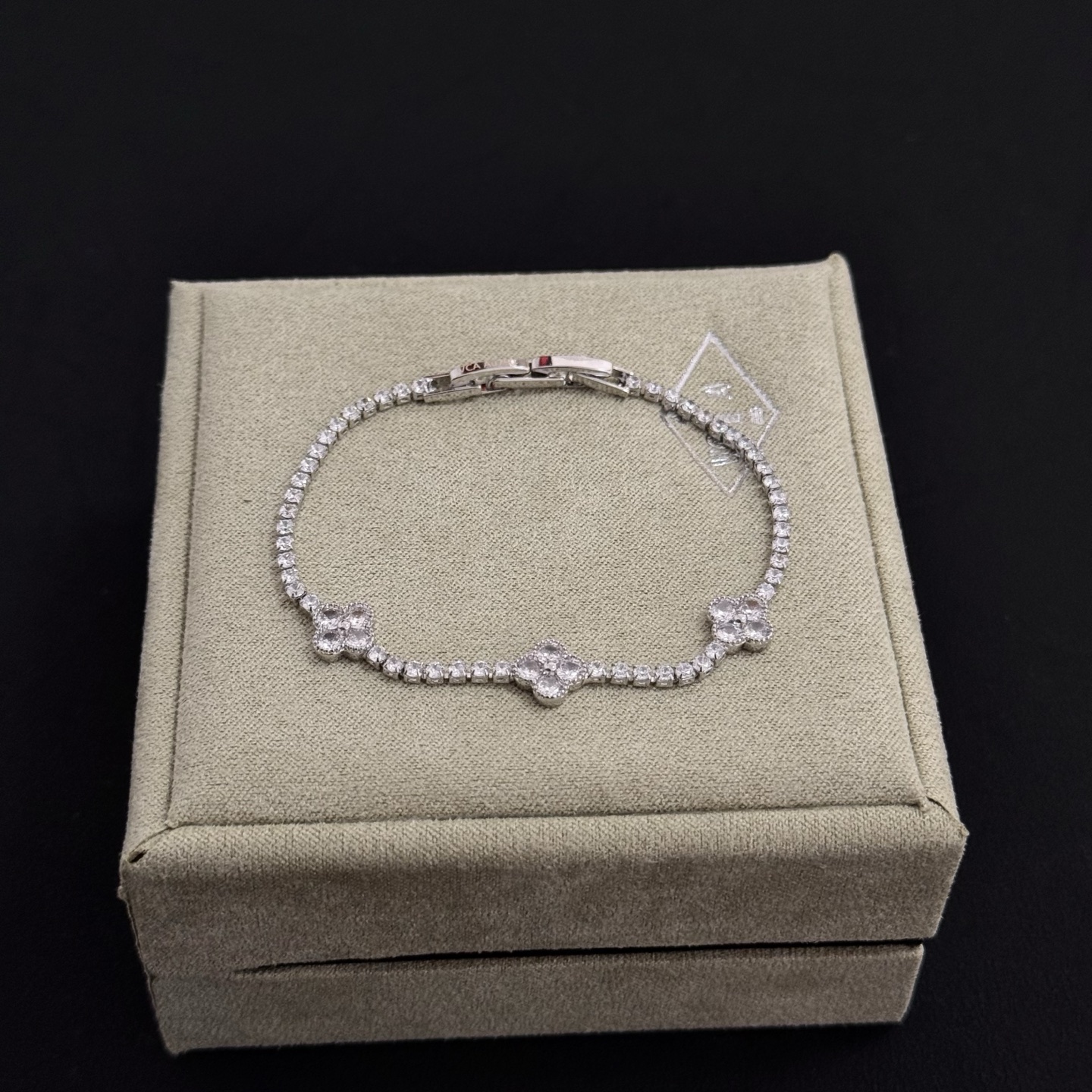 Van Cleef Arpels Alhambra bracelet white gold diamond 17cm