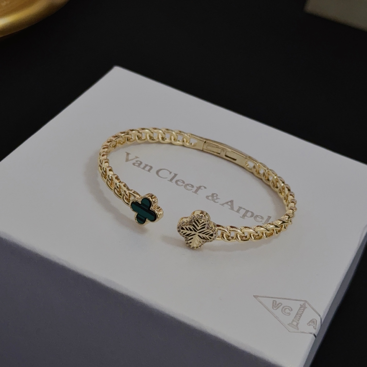 Van Cleef Arpels Alhambra bracelet Yellow gold malachite green clear diamond accents 17cm
