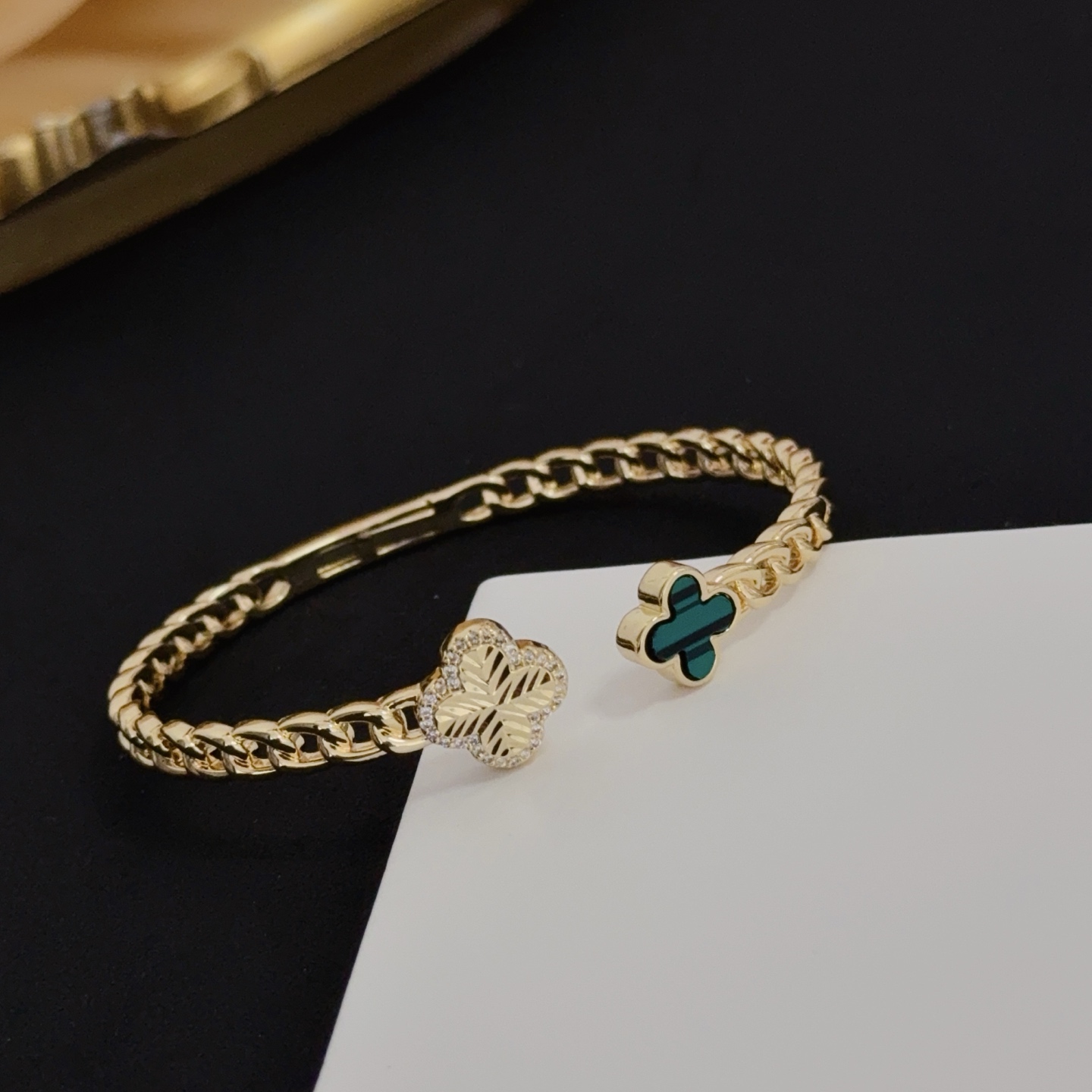 Van Cleef Arpels Alhambra bracelet Yellow gold malachite green clear diamond accents 17cm