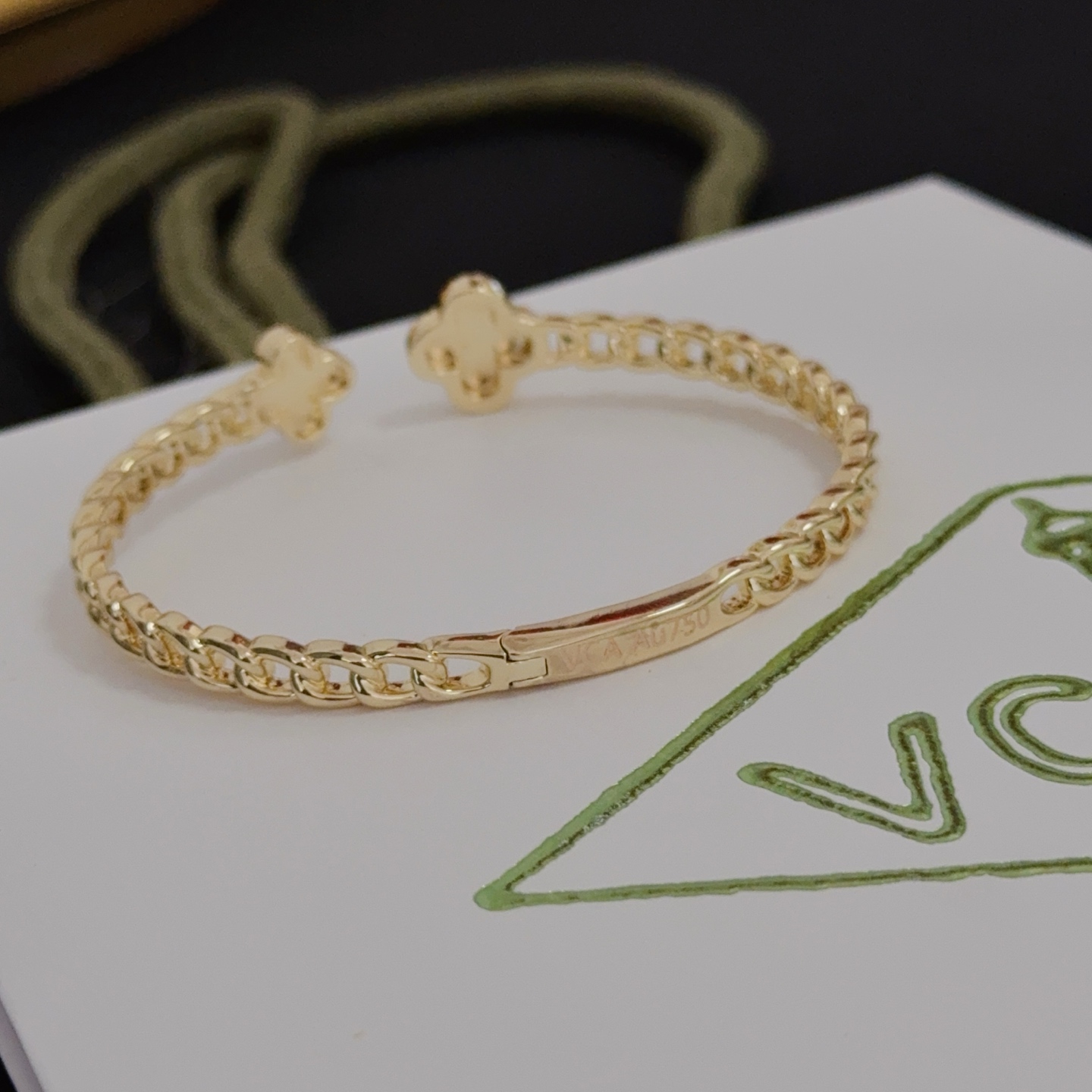 Van Cleef Arpels Alhambra bracelet Yellow gold malachite green clear diamond accents 17cm