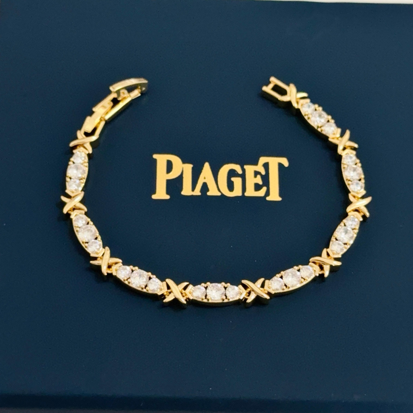 Piaget X Link Diamond Bracelet bracelet Yellow gold with clear white diamonds 18cm
