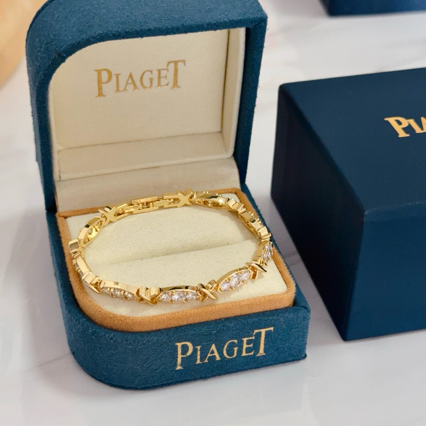 Piaget X Link Diamond Bracelet bracelet Yellow gold with clear white diamonds 18cm