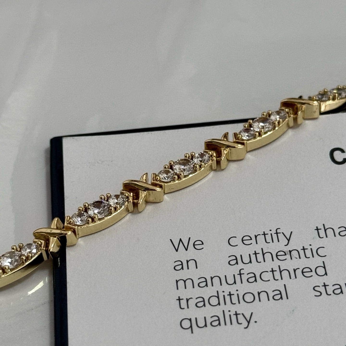 Piaget X Link Diamond Bracelet bracelet Yellow gold with clear white diamonds 18cm