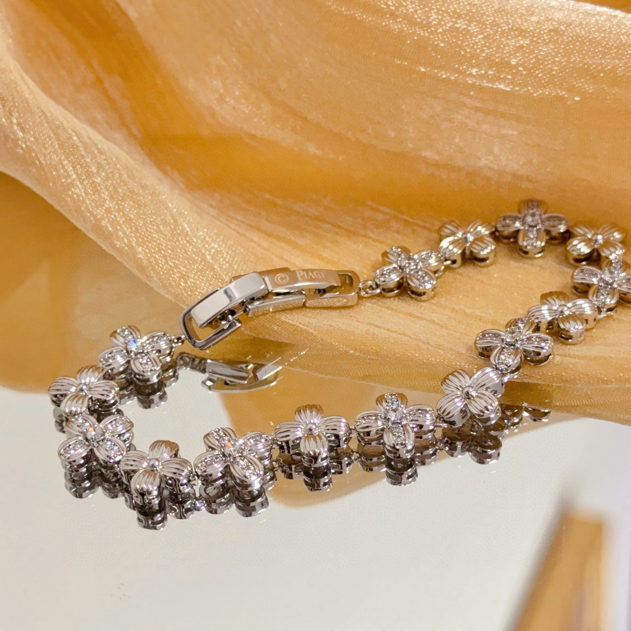 Piaget Rose bracelet 18k white gold with diamond accents 17cm