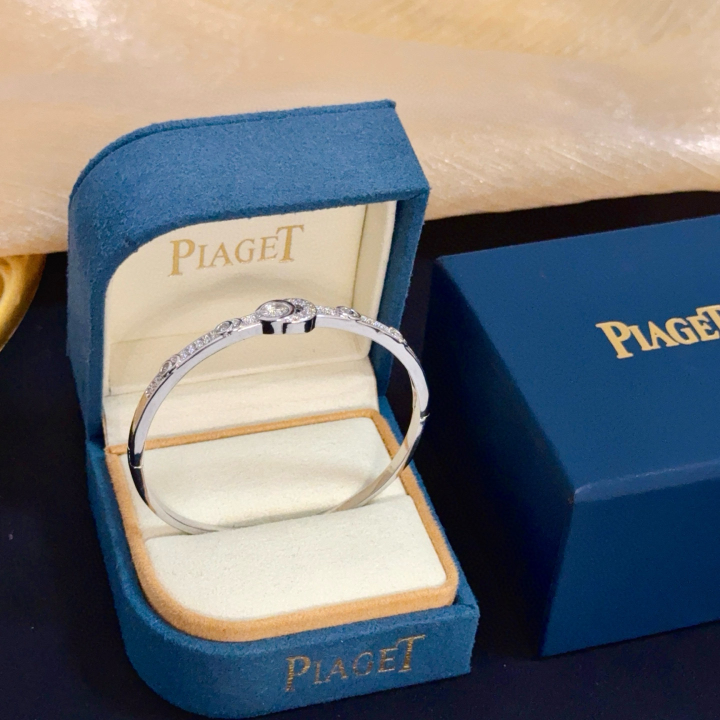 Piaget Possession bracelet 18k white gold with pave set clear diamonds 16cm inner circumference