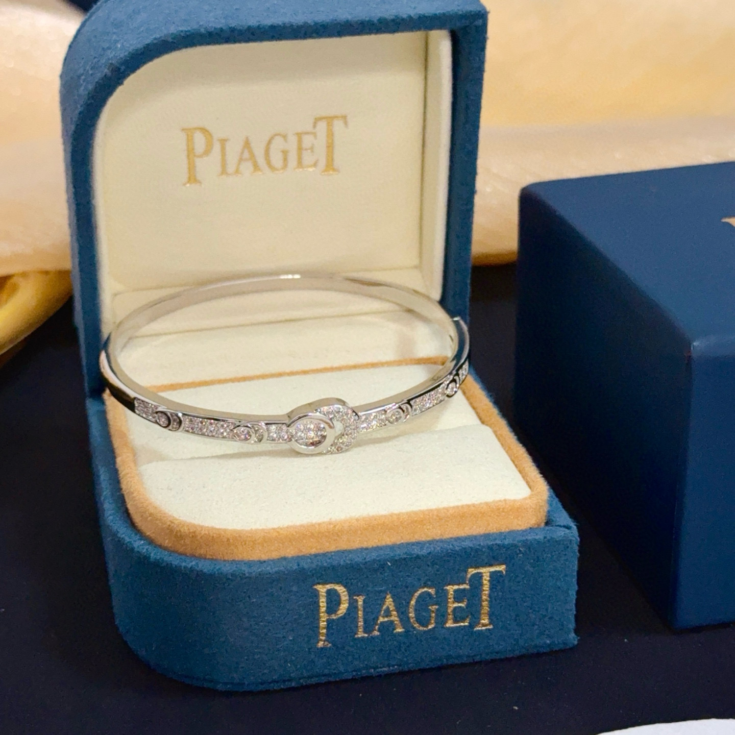 Piaget Possession bracelet 18k white gold with pave set clear diamonds 16cm inner circumference