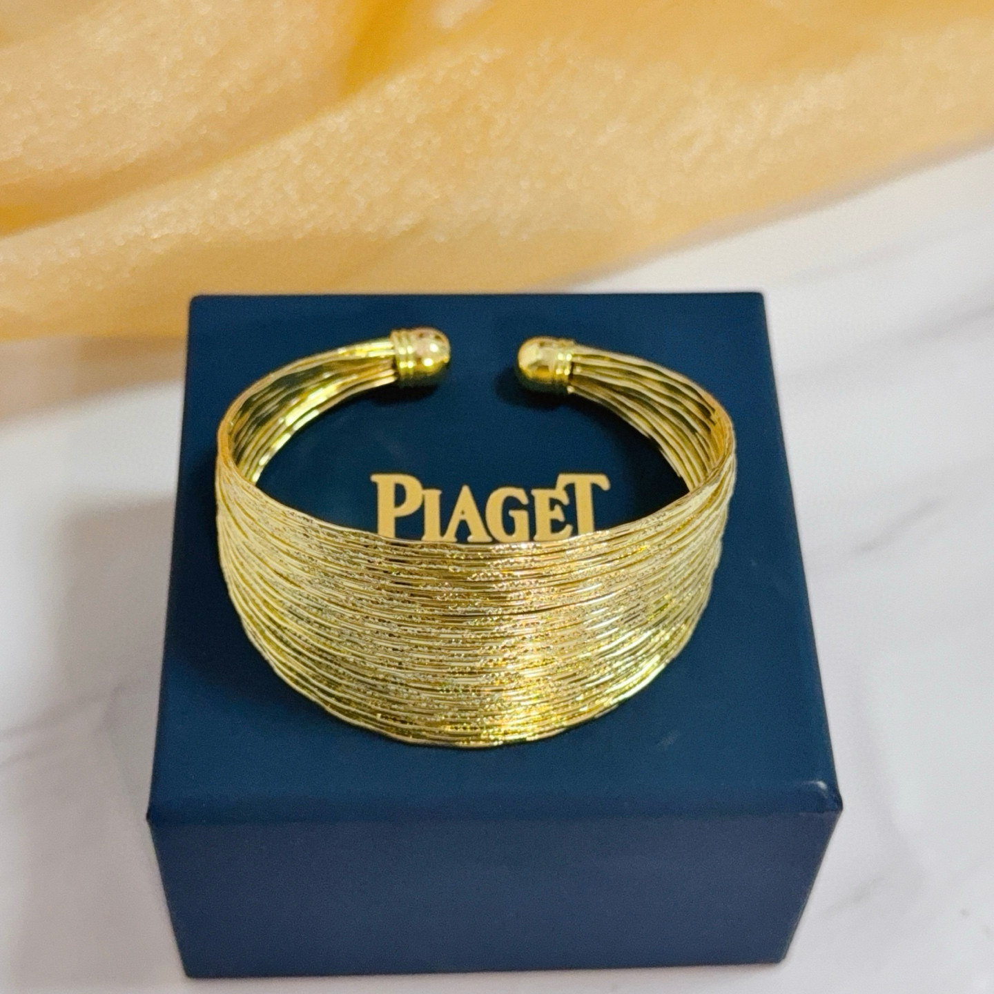 Piaget Multi-wire Cuff bracelet yellow gold 17cm inner circumference
