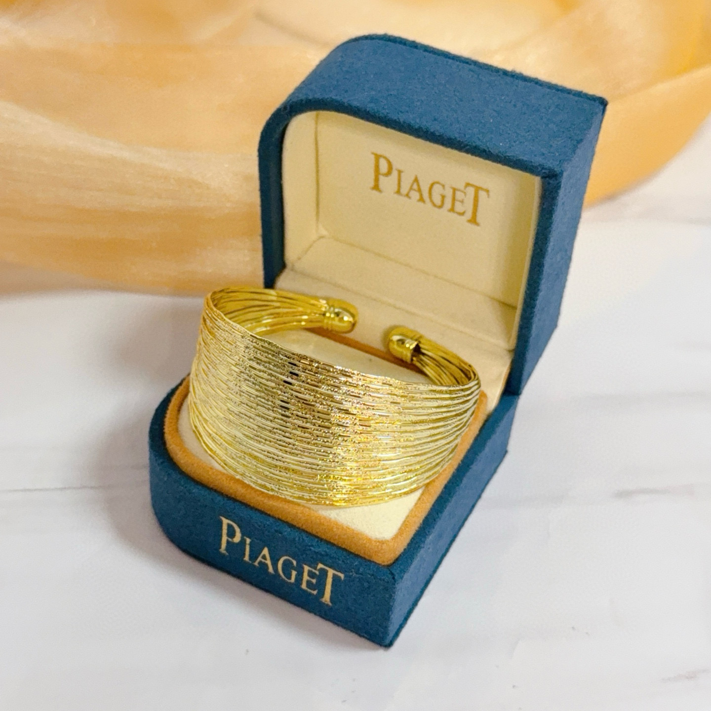 Piaget Multi-wire Cuff bracelet yellow gold 17cm inner circumference