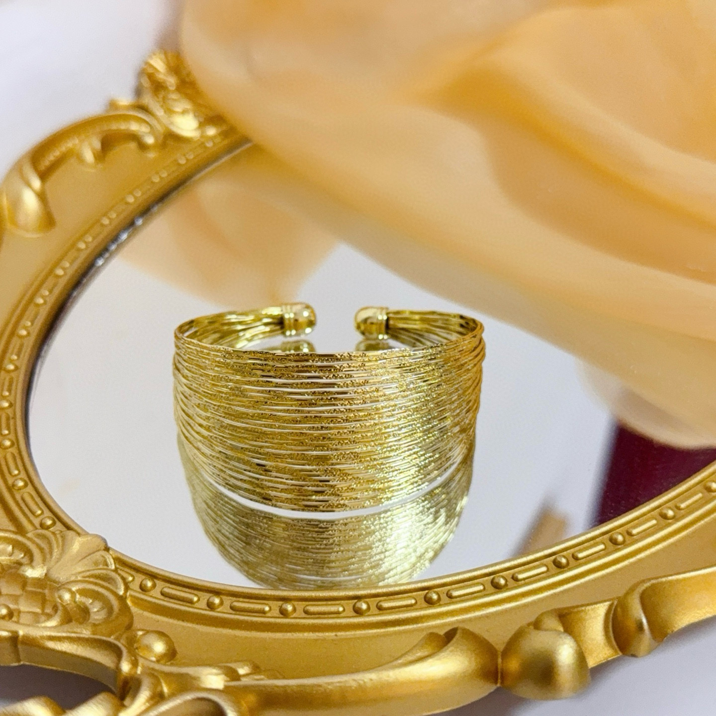 Piaget Multi-wire Cuff bracelet yellow gold 17cm inner circumference