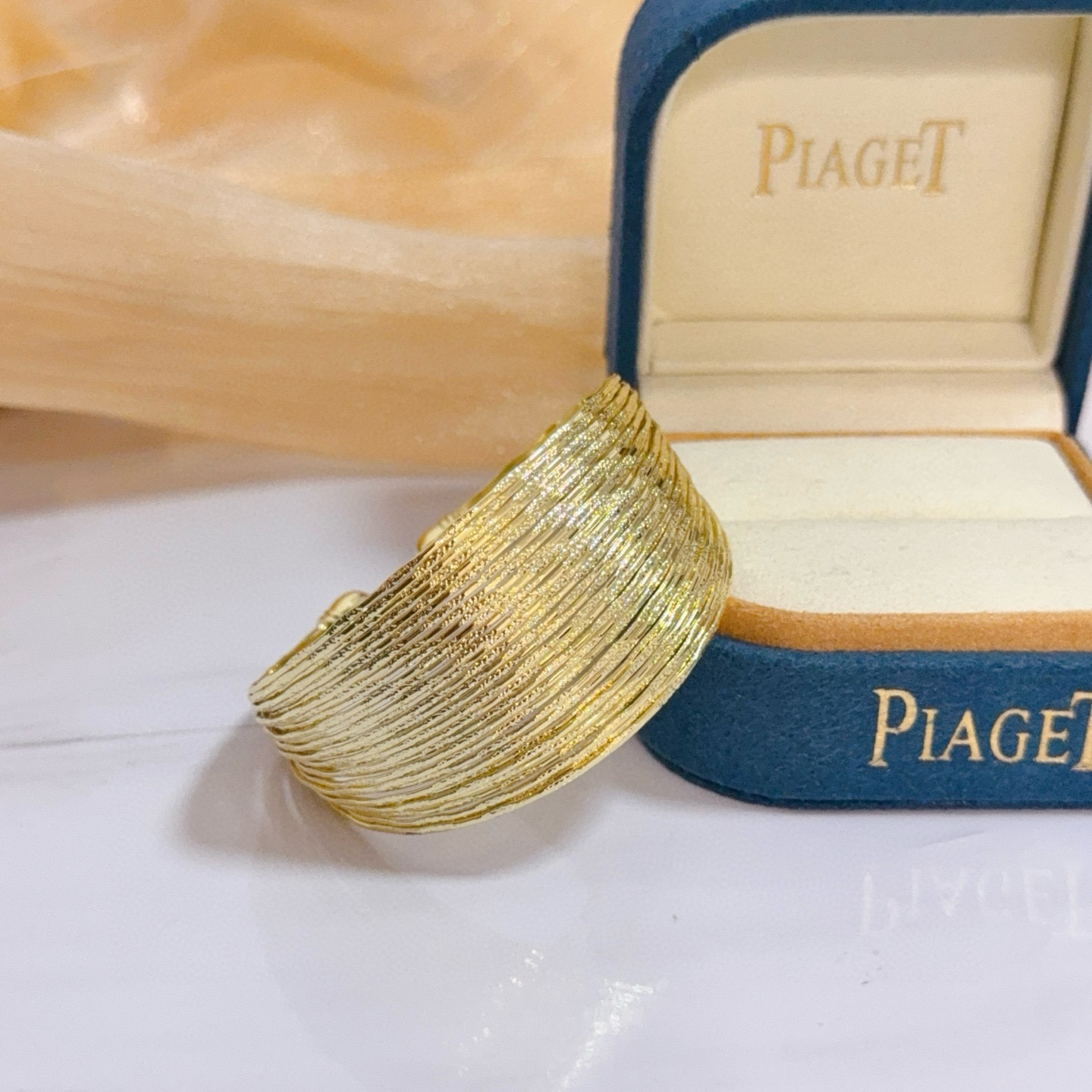 Piaget Multi-wire Cuff bracelet yellow gold 17cm inner circumference